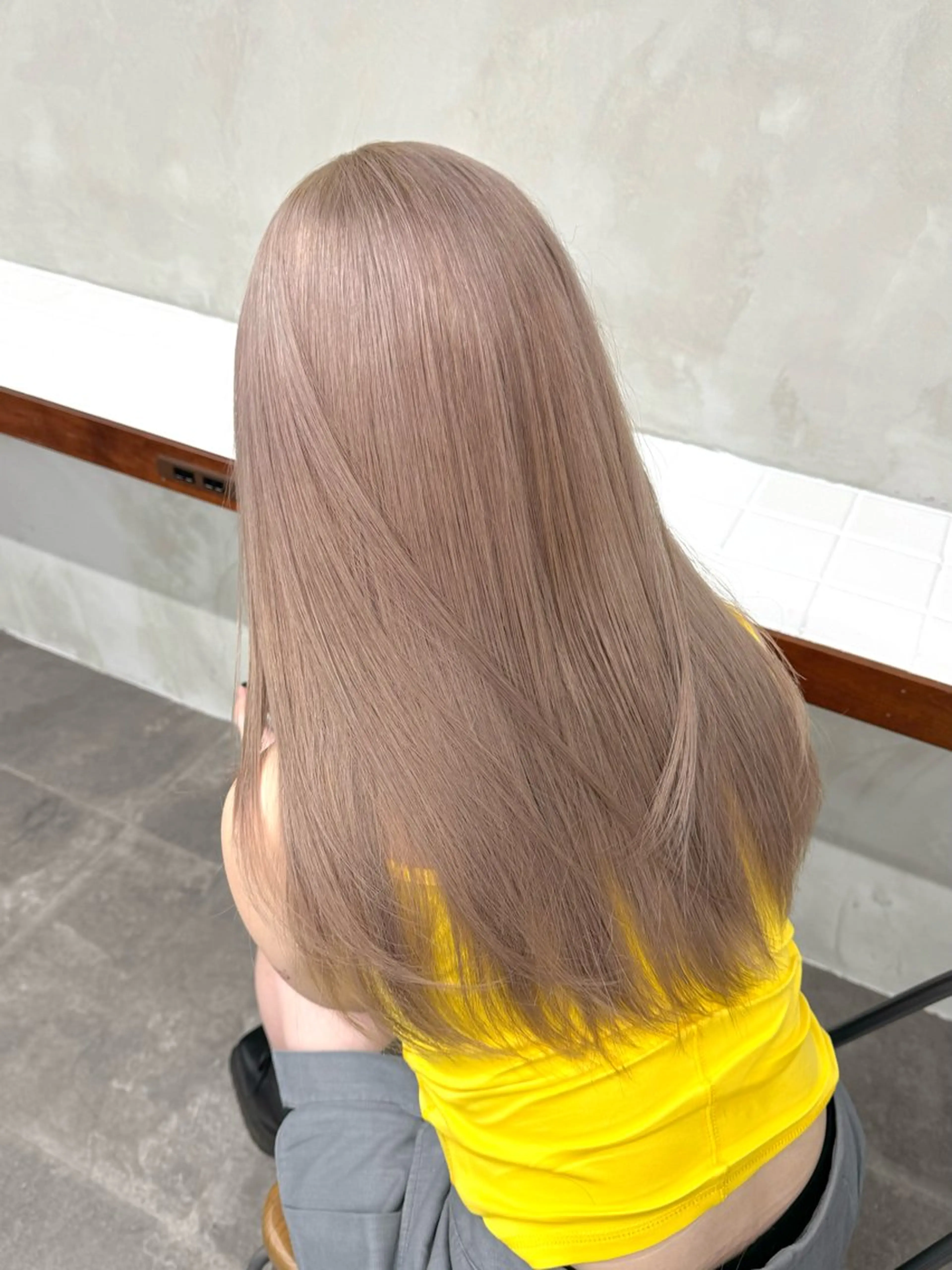 ロング カラー アッシュ ベージュカラー ブリーチ ブロンド ブラウンカラー カット ヘアカラー トリートメント ブリーチ　ハイトーン 特化🌈フジタハルキのヘアスタイル