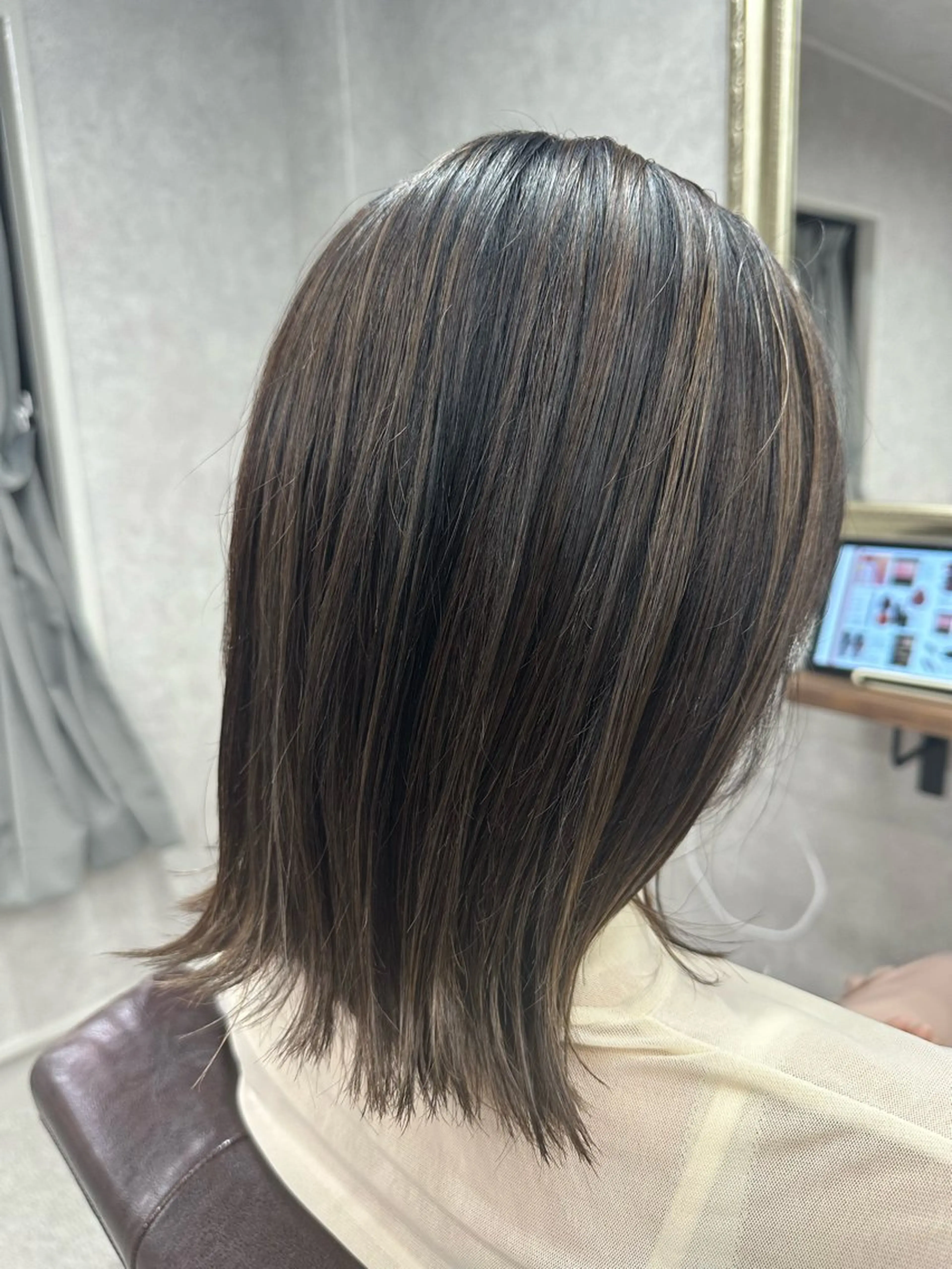 ミディアム カラー カット ヘアカラー トリートメント Lien 深井店のヘアスタイル