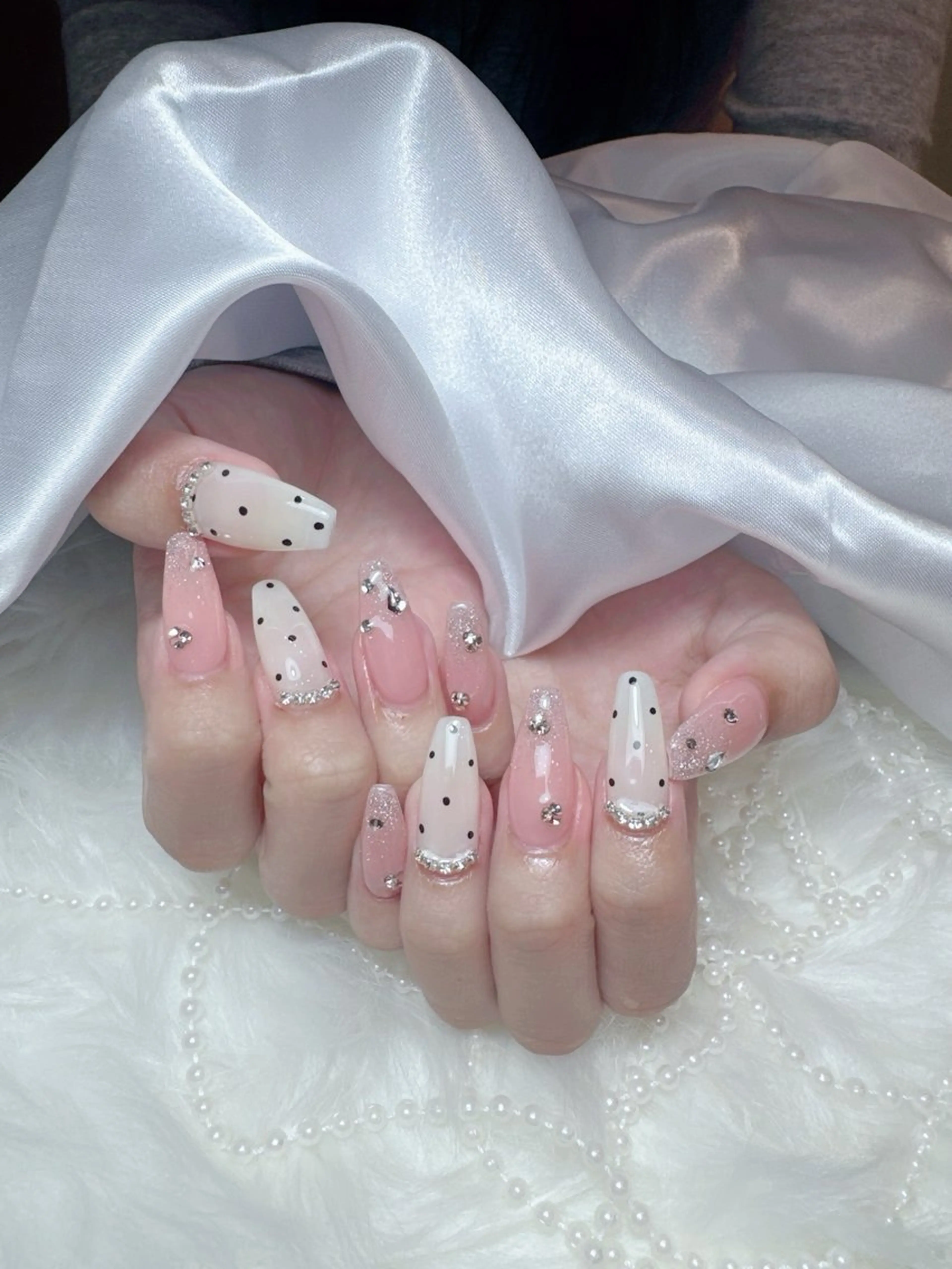 ネイル フレンチネイル グラデーション マグネットネイル ニュアンスネイル オフィスネイル ハンドネイル ハンドケア Hara Nail 【持ち込みOK】のネイルデザイン