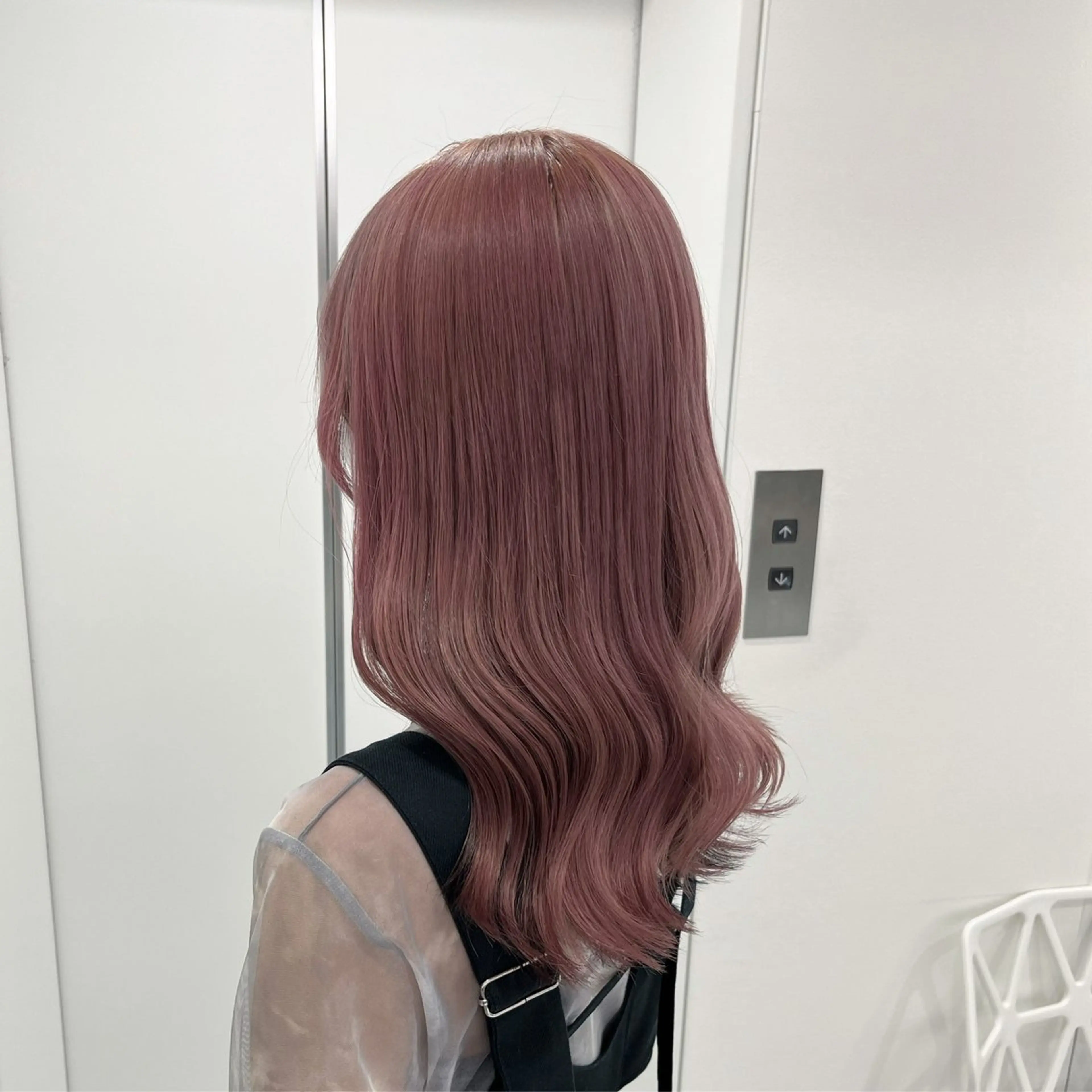 ミディアム カラー 🩵色落ち可愛い 寒色カラー🩵のヘアスタイル