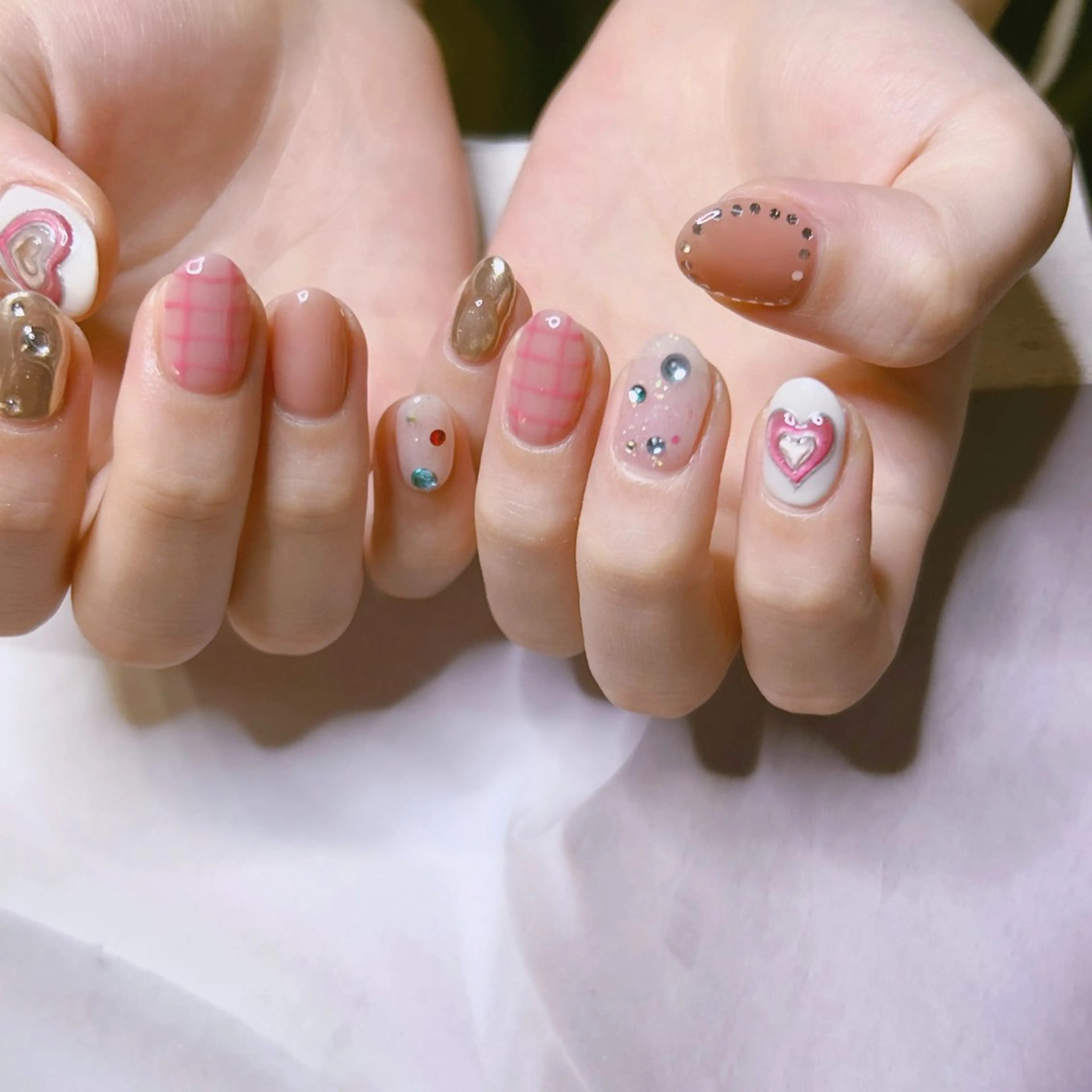 〈off付き〉ネイリストお任せデザイン.｡.:*☆ 派手めのデザインが好きだけど何を乗せるか迷いがちな人。カラー選択OKの写真