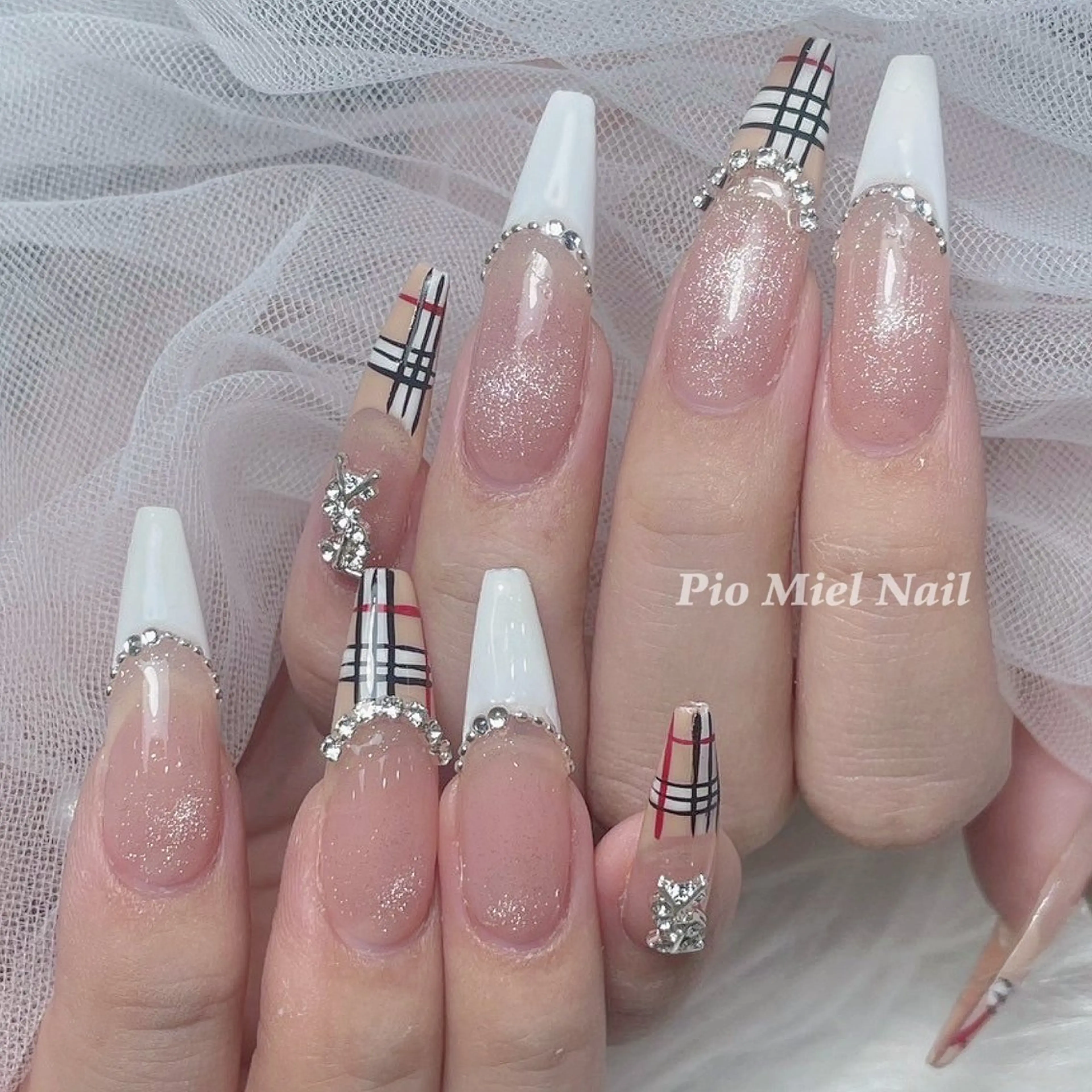 ネイル 韓国ネイル マグネットネイル ニュアンスネイル シンプルネイル ツイードネイル Pio Mielのネイルデザイン