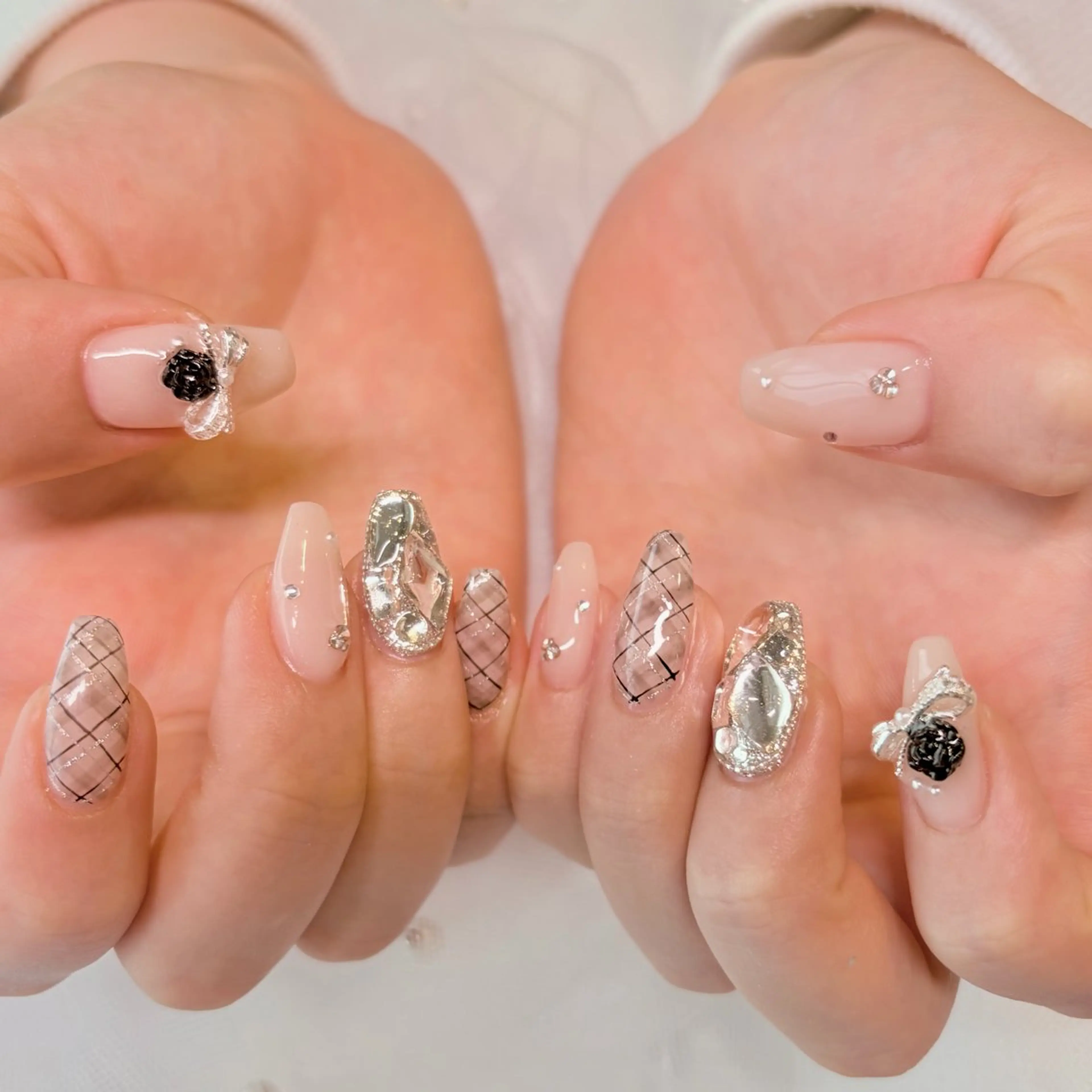 ネイル フレンチネイル ガーリー ハンドネイル nail salon e'mu💐のネイルデザイン