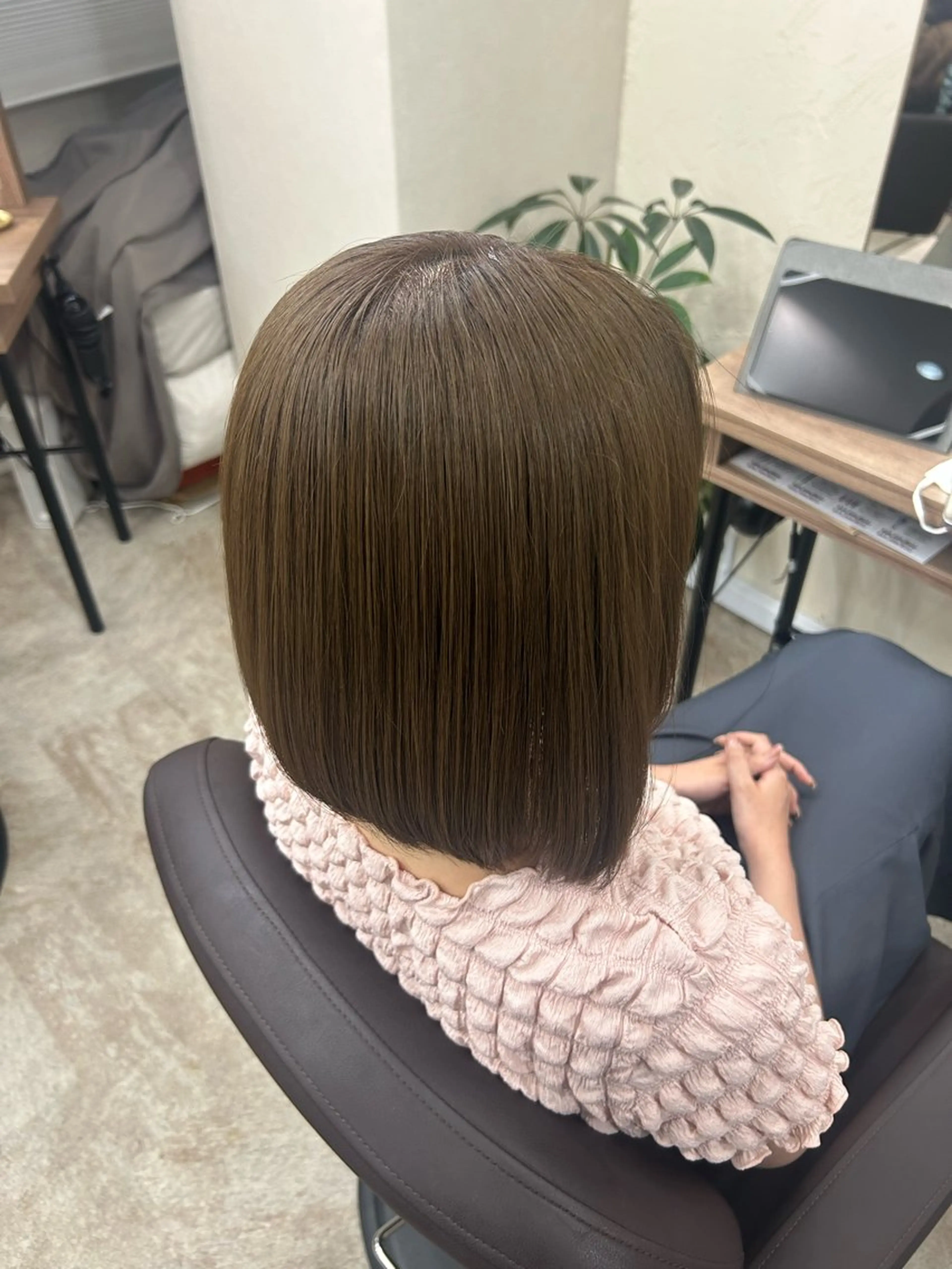 セミロング 倖紫✨ONEカラー 髪質改善🫧のヘアスタイル