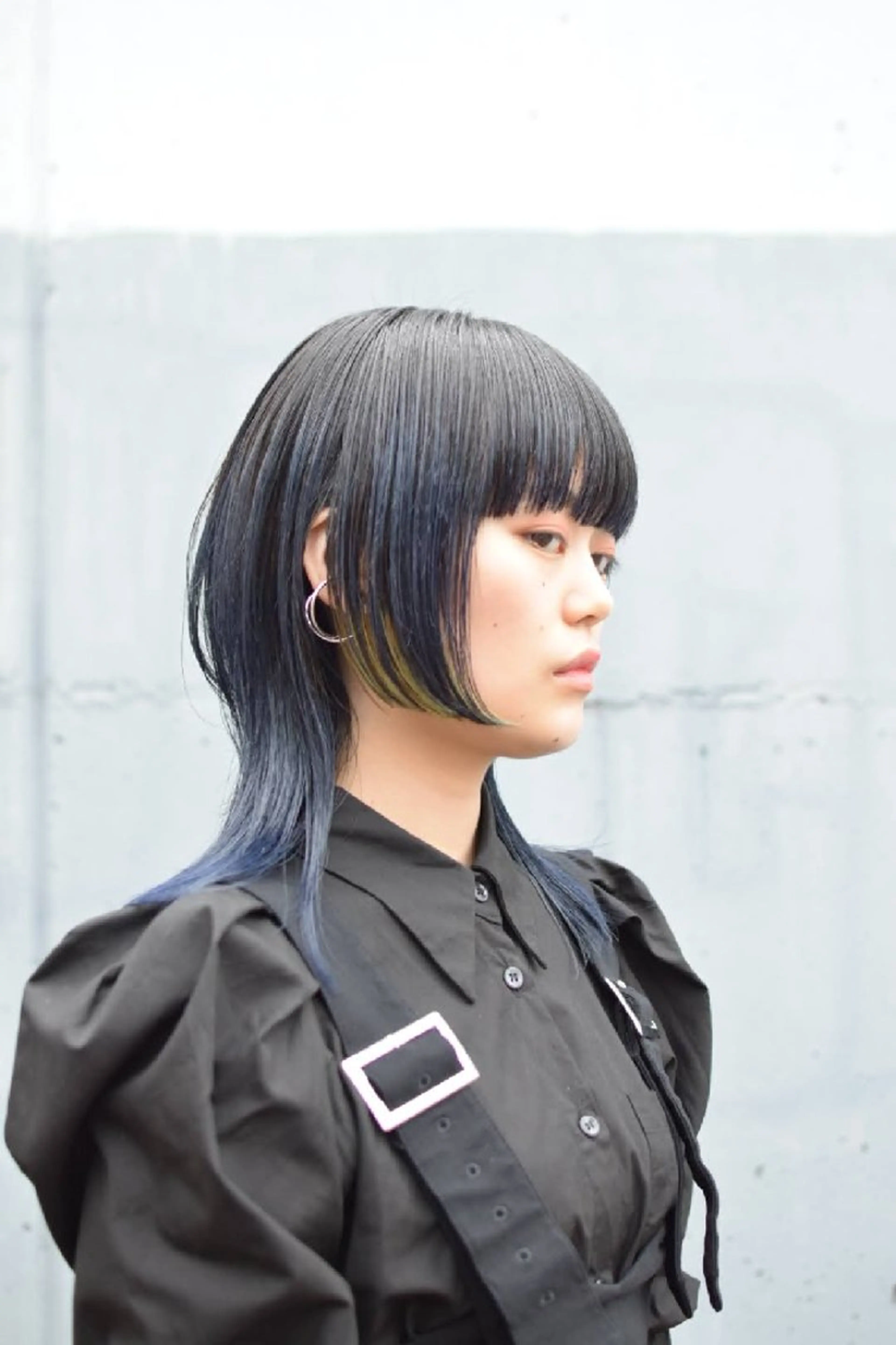 ミディアム カラー ネイビーカラー イエローカラー シオリ/toki ✂️ショート専門店のヘアスタイル