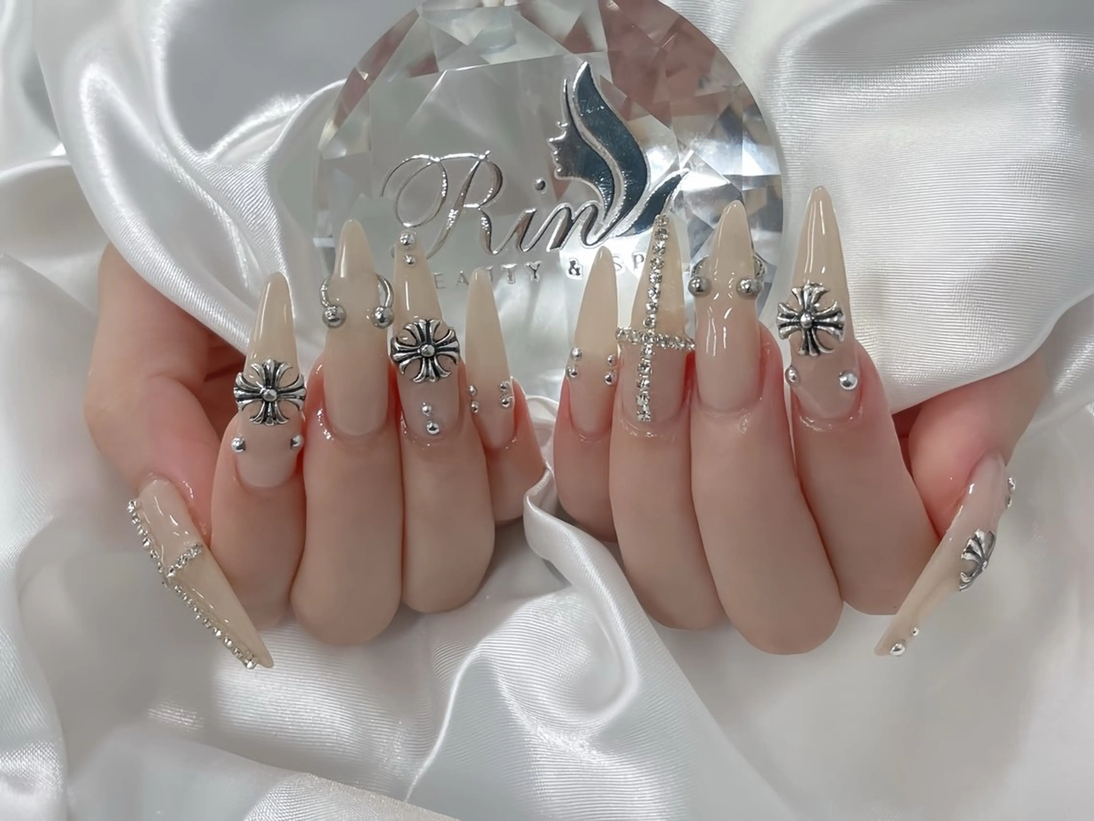 ネイル アートネイル ロングネイル ニュアンスネイル スカルプネイル ネイルチップ ハンドネイル Rin Nail 新大久保店のネイルデザイン