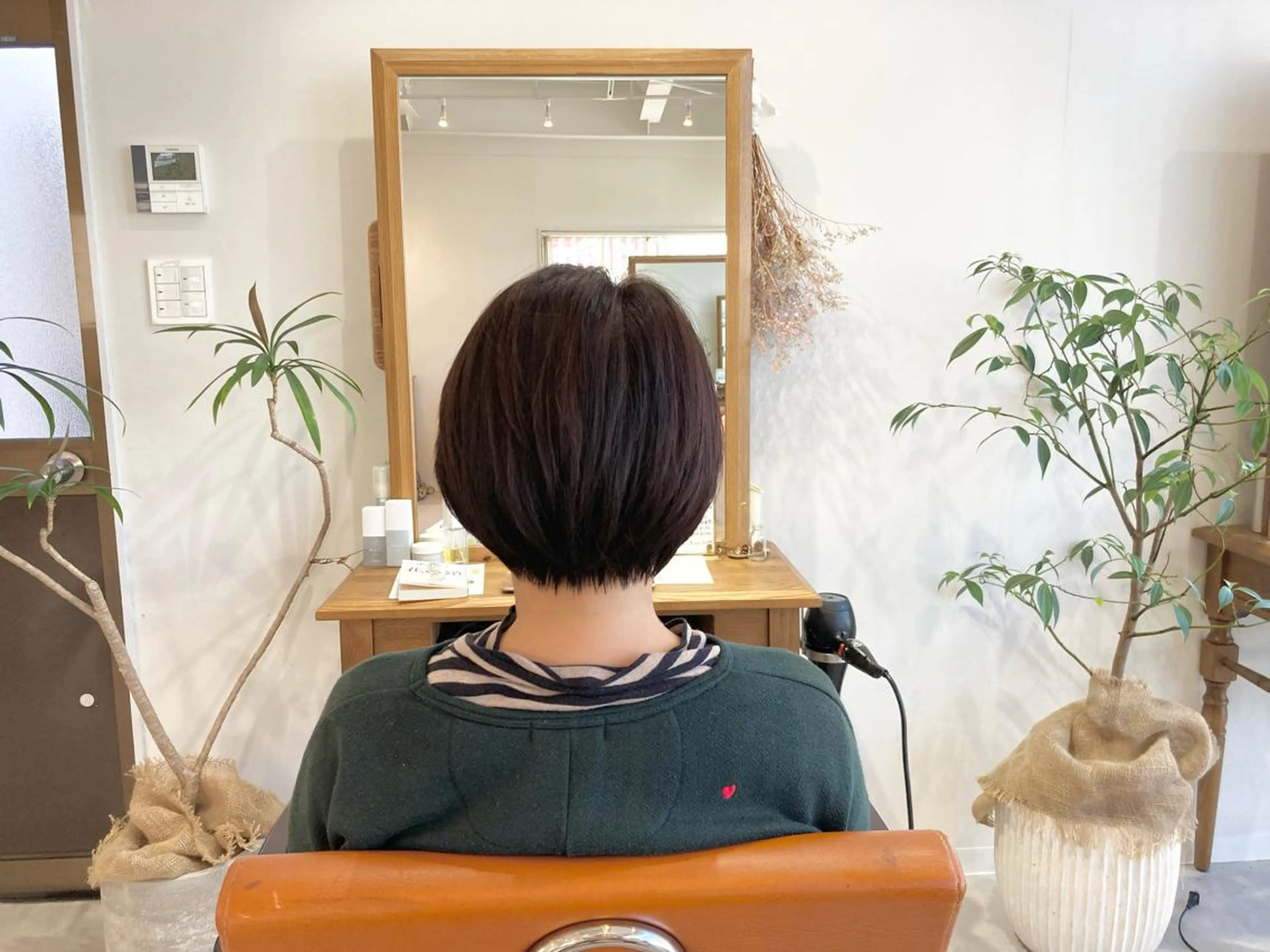 ショート ボブ カット ヘアカラー 丹下 鐘太郎のヘアスタイル