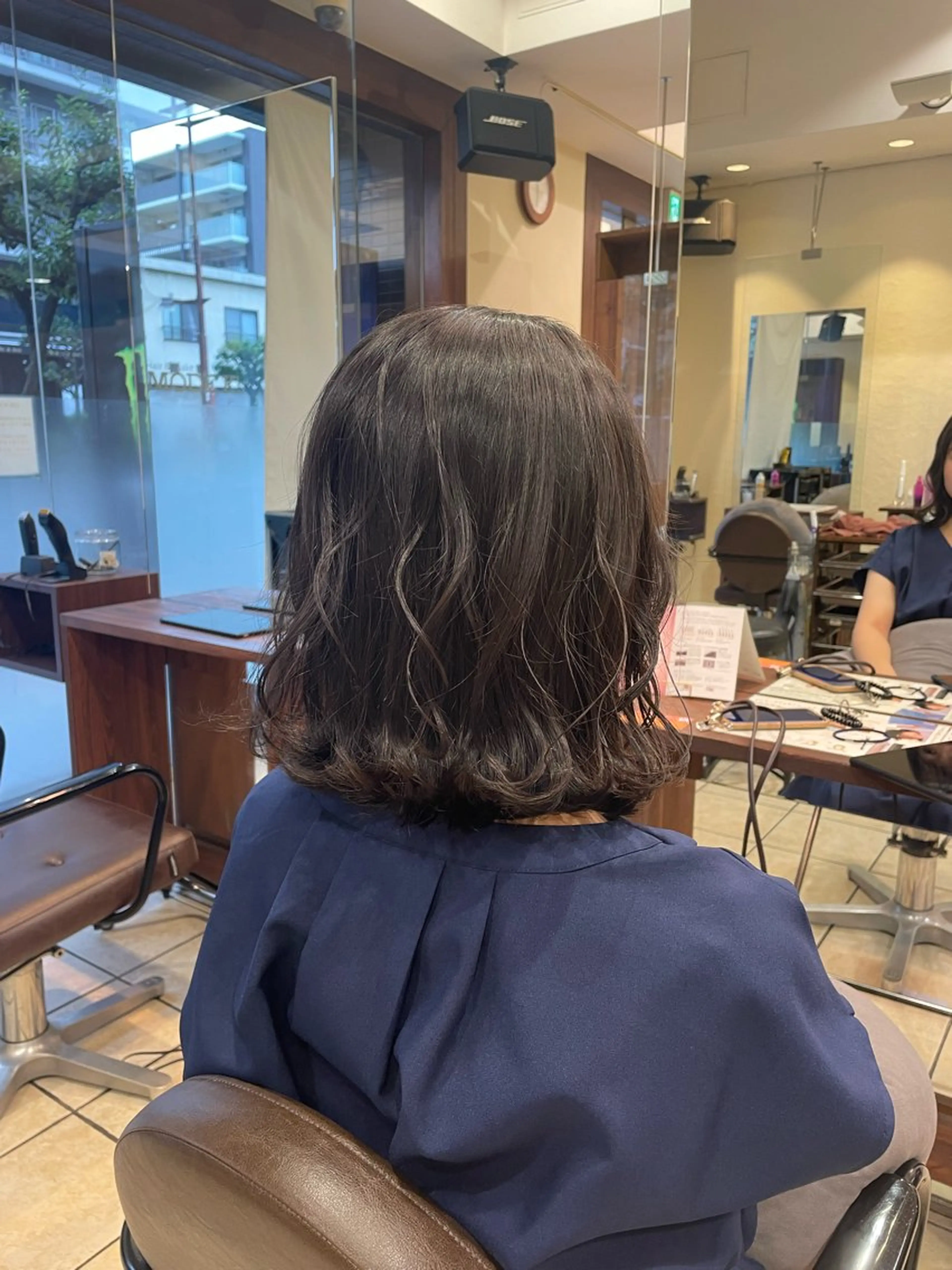 ミディアム 桑田 新菜のヘアスタイル