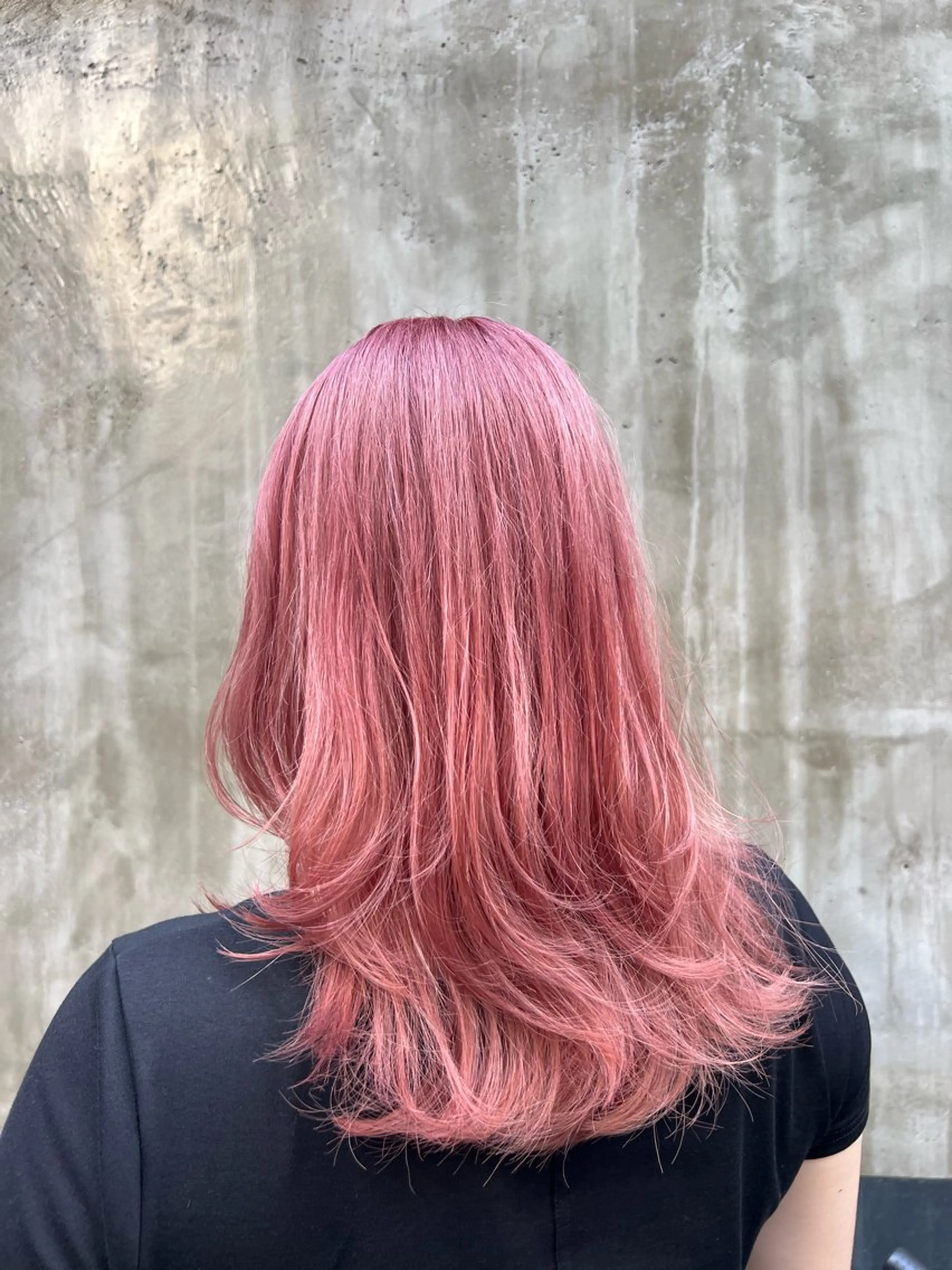 ミディアム カラー ミディアムレイヤー ピンクカラー レイヤーカット 🍇おぐら めぐみ🍇のヘアスタイル