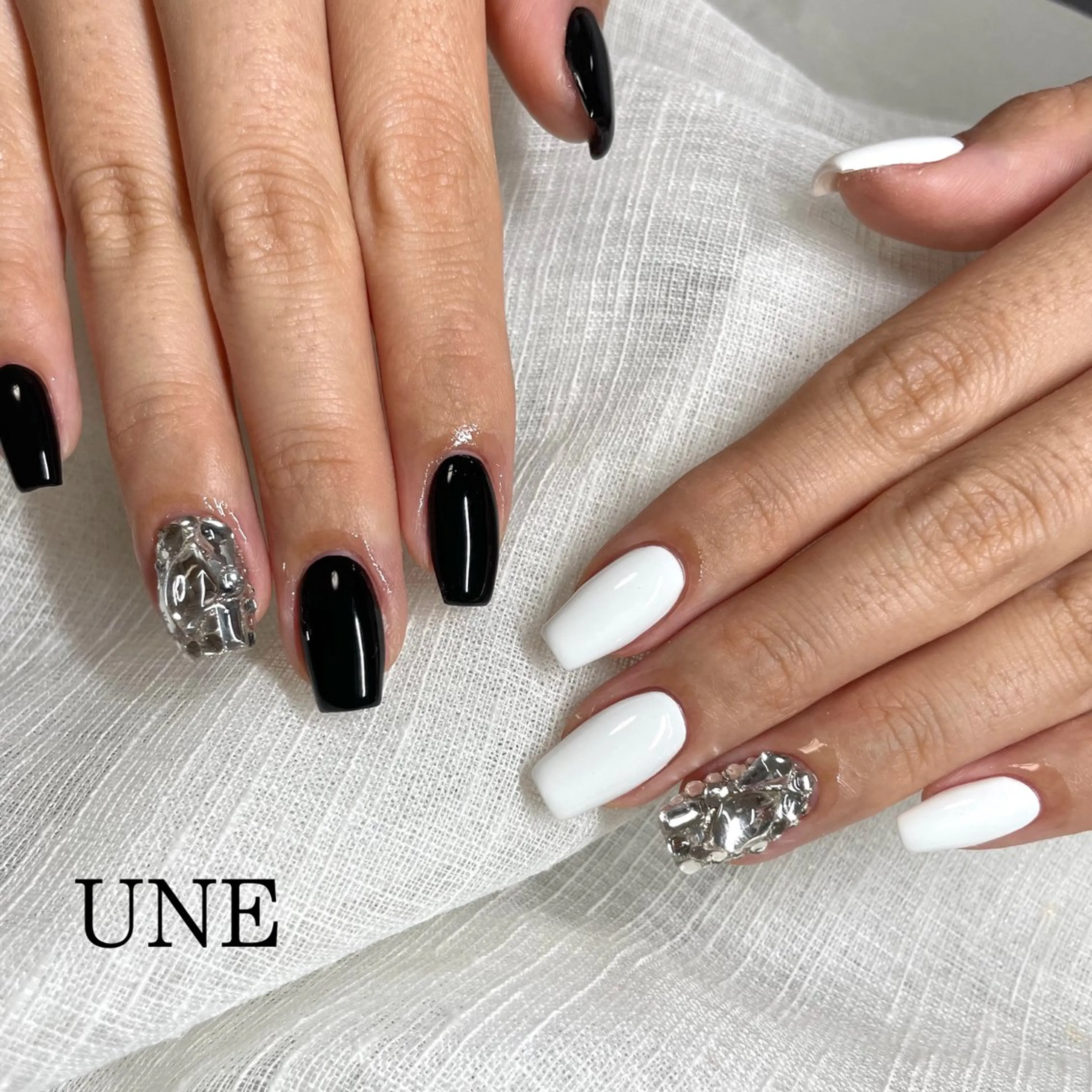 ネイル キラキラネイル UNE.【ユヌ】 Jr.NANAのネイルデザイン