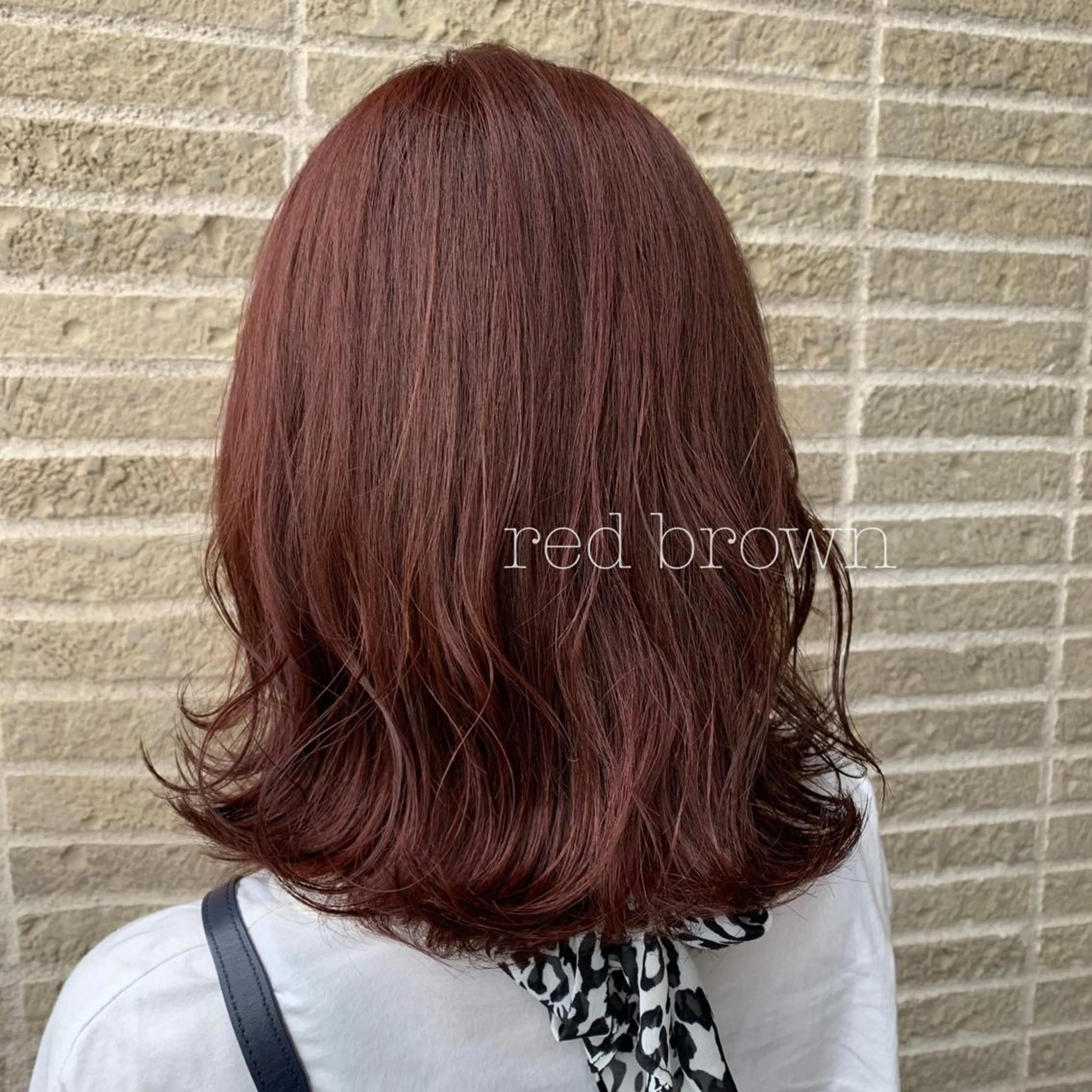 ミディアム カラー ぱつっとボブ/ 小野あかねのヘアスタイル