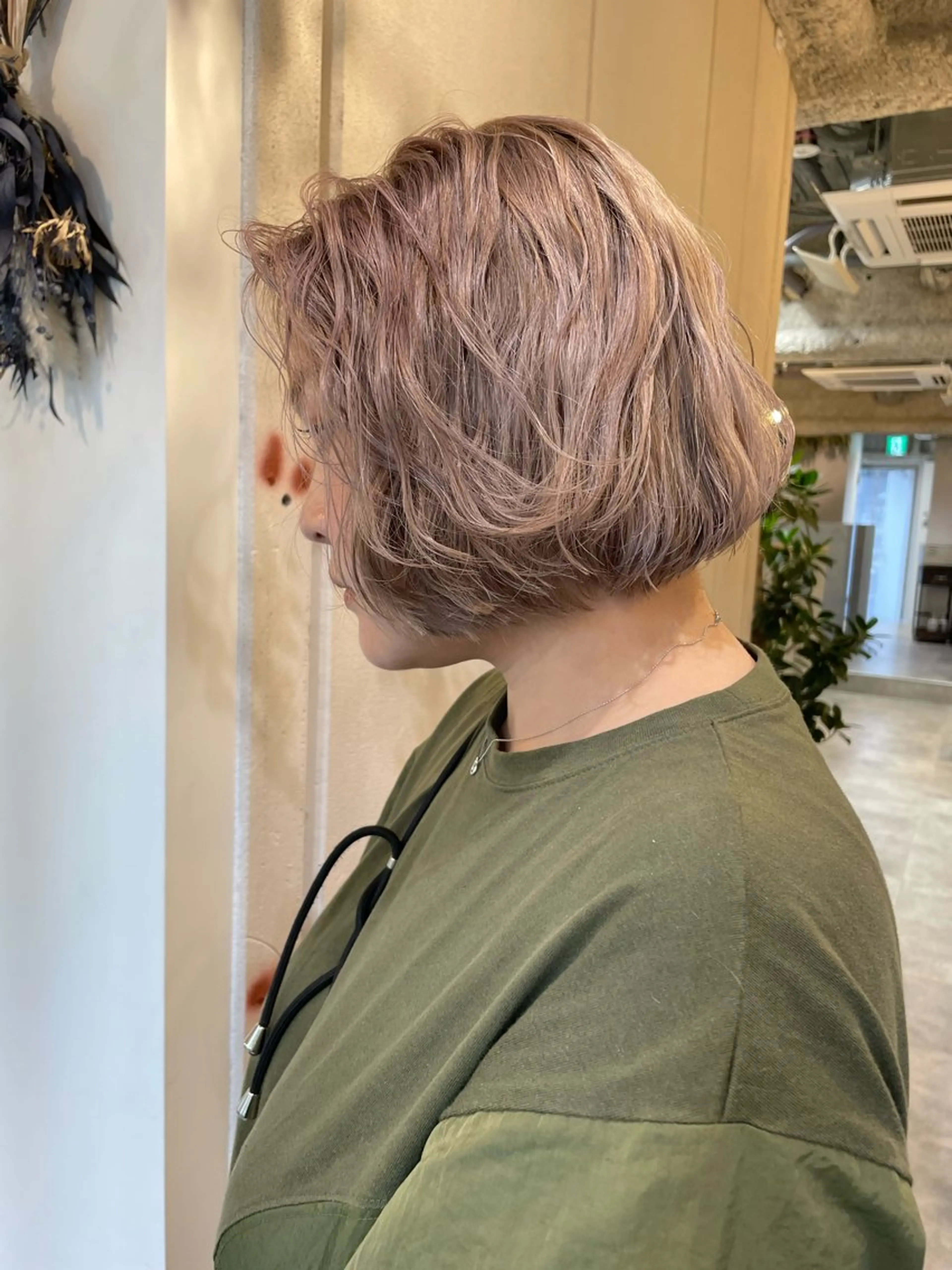 ミディアム カラー ベージュカラー カット ヘアカラー トリートメント 狩野 羅夢のヘアスタイル
