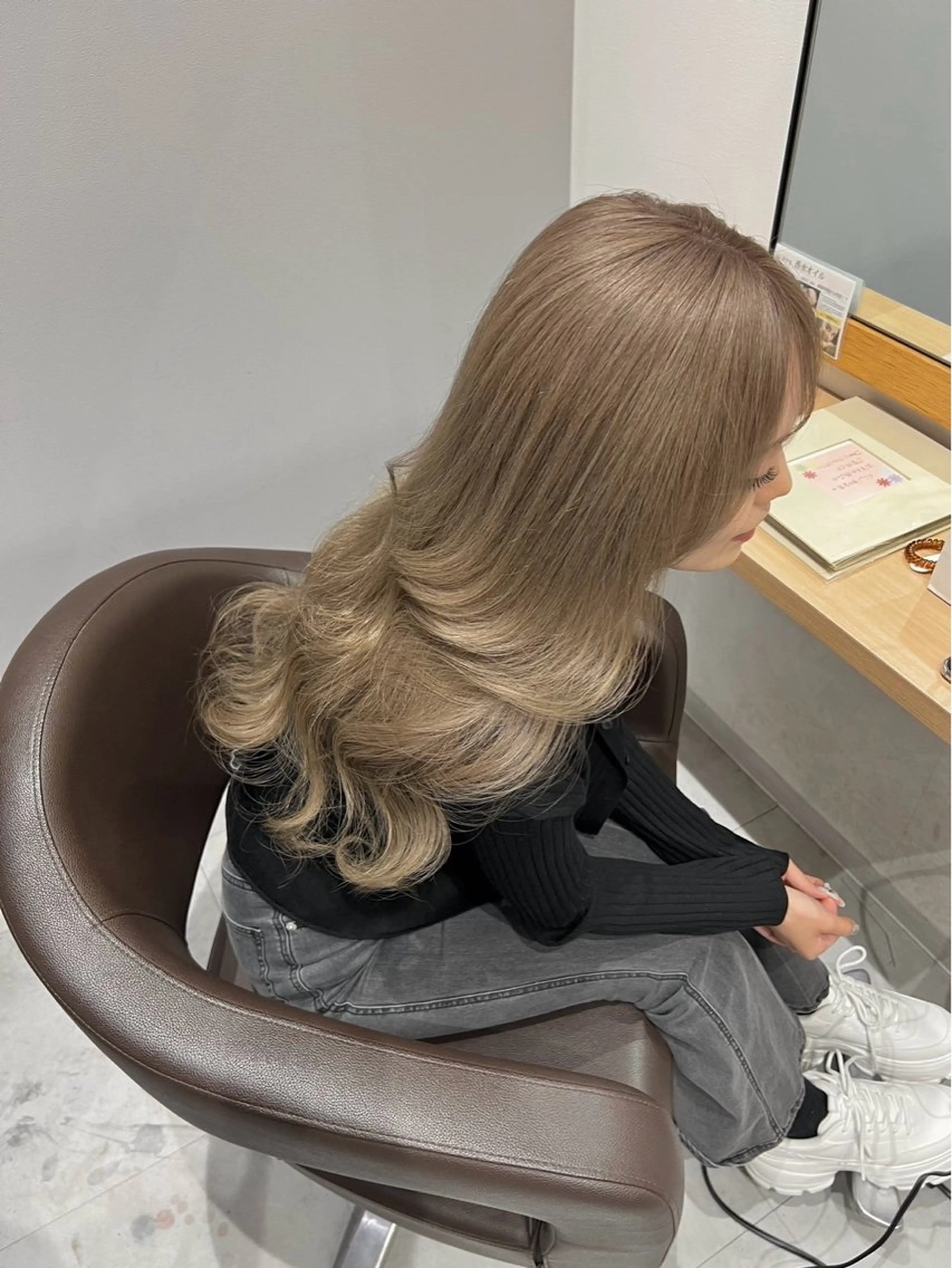 ロング カラー ブリーチ 透明感カラー ダブルカラー カット ヘアカラー トリートメント Rubik's なかもずHIROTOのヘアスタイル