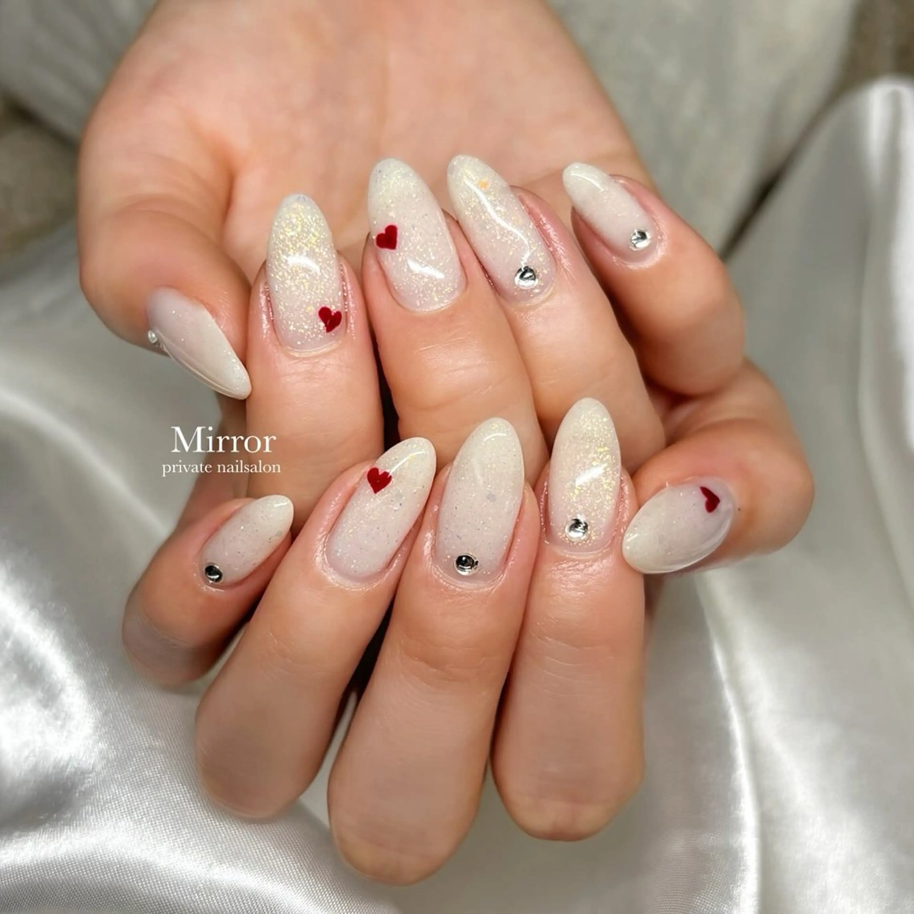 ネイル nailsalon Mirrorのネイルデザイン