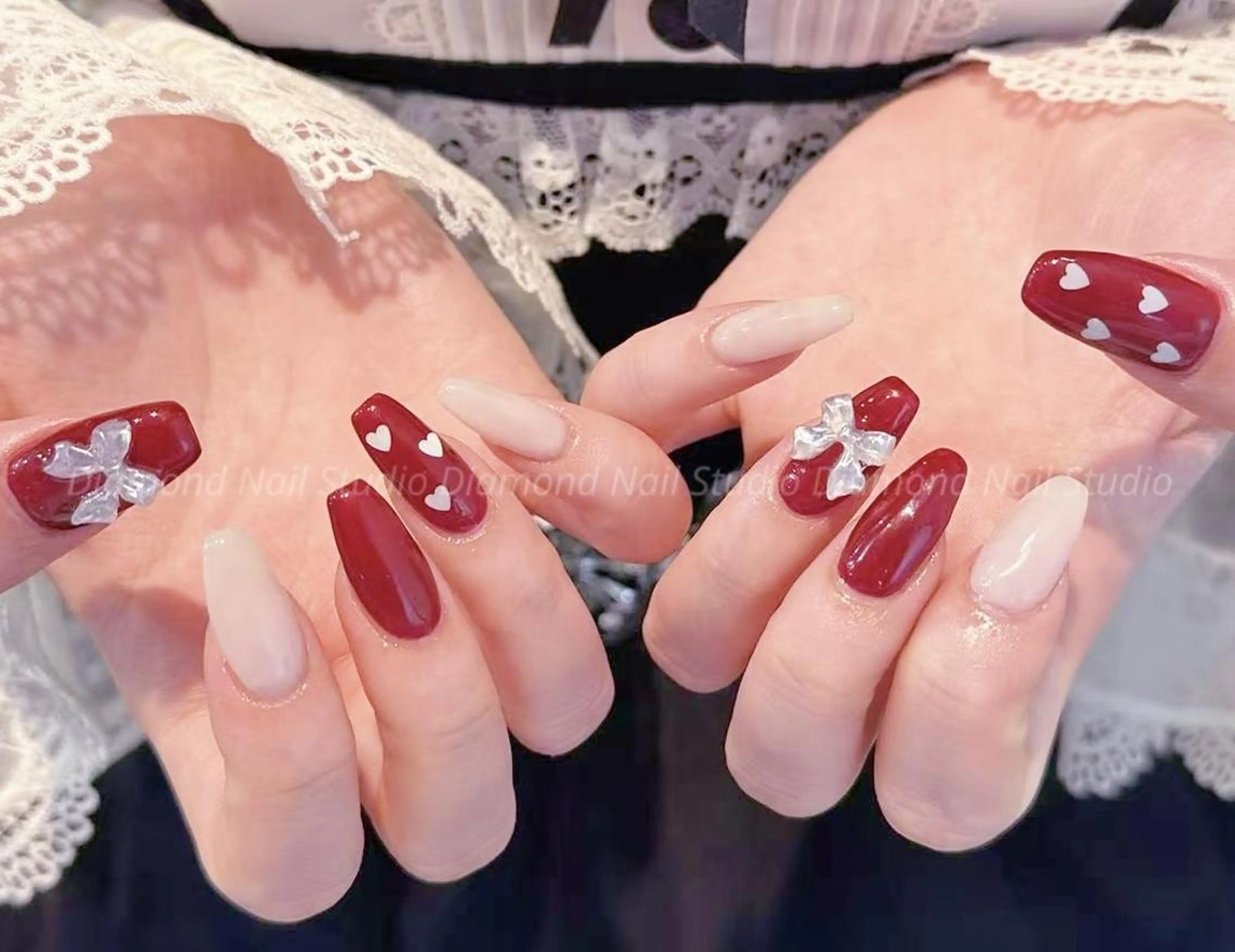 ネイル アートネイル オーロラネイル フラッシュネイル ガーリー キラキラネイル ハンドネイル リナ 💅のネイルデザイン