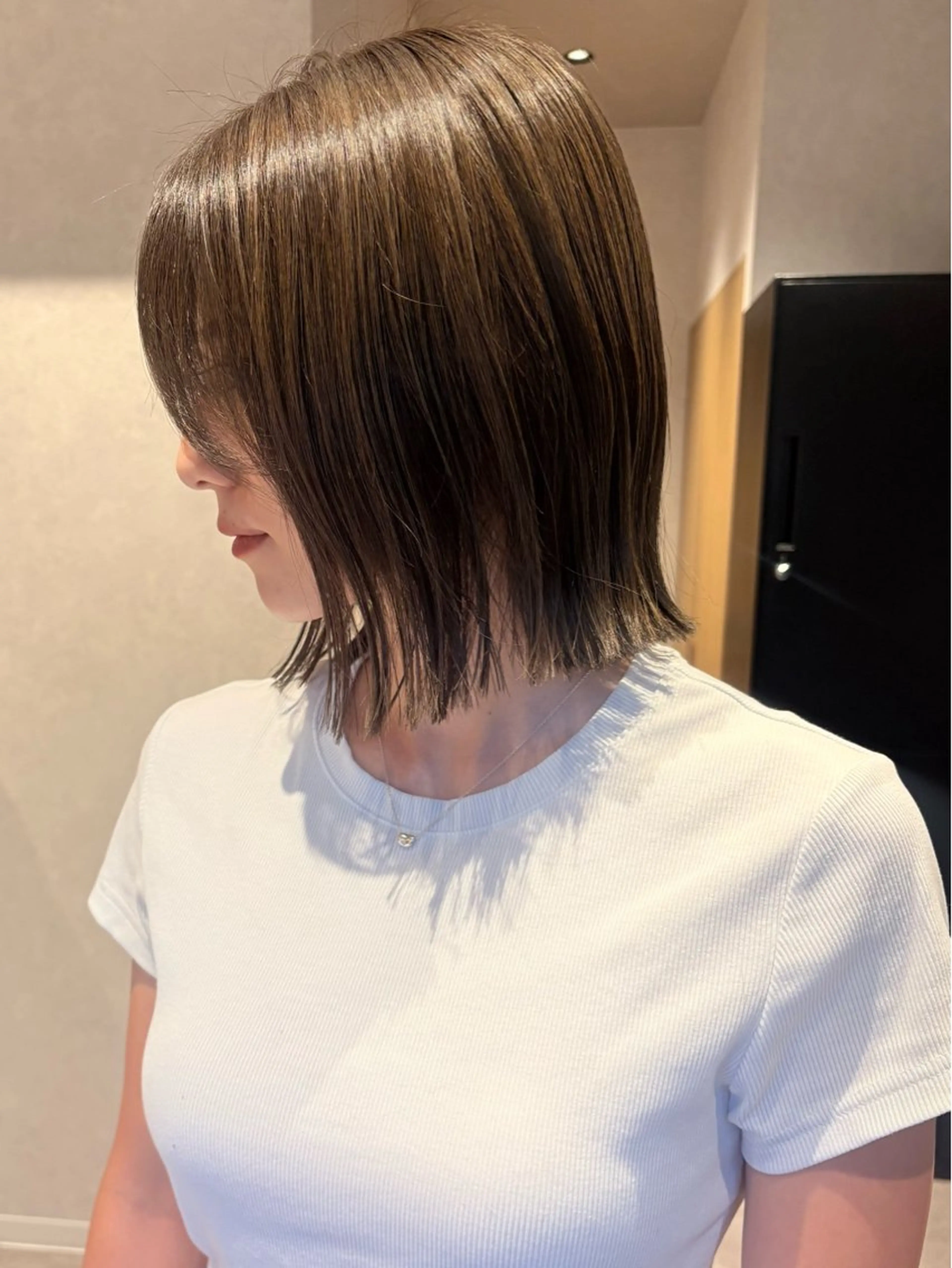 ミディアム 切りっぱなしボブ アッシュ ボブ 外ハネヘア カット ヘアカラー トリートメント 【ボブ/個室サロン】 癒し空間mimuraのヘアスタイル