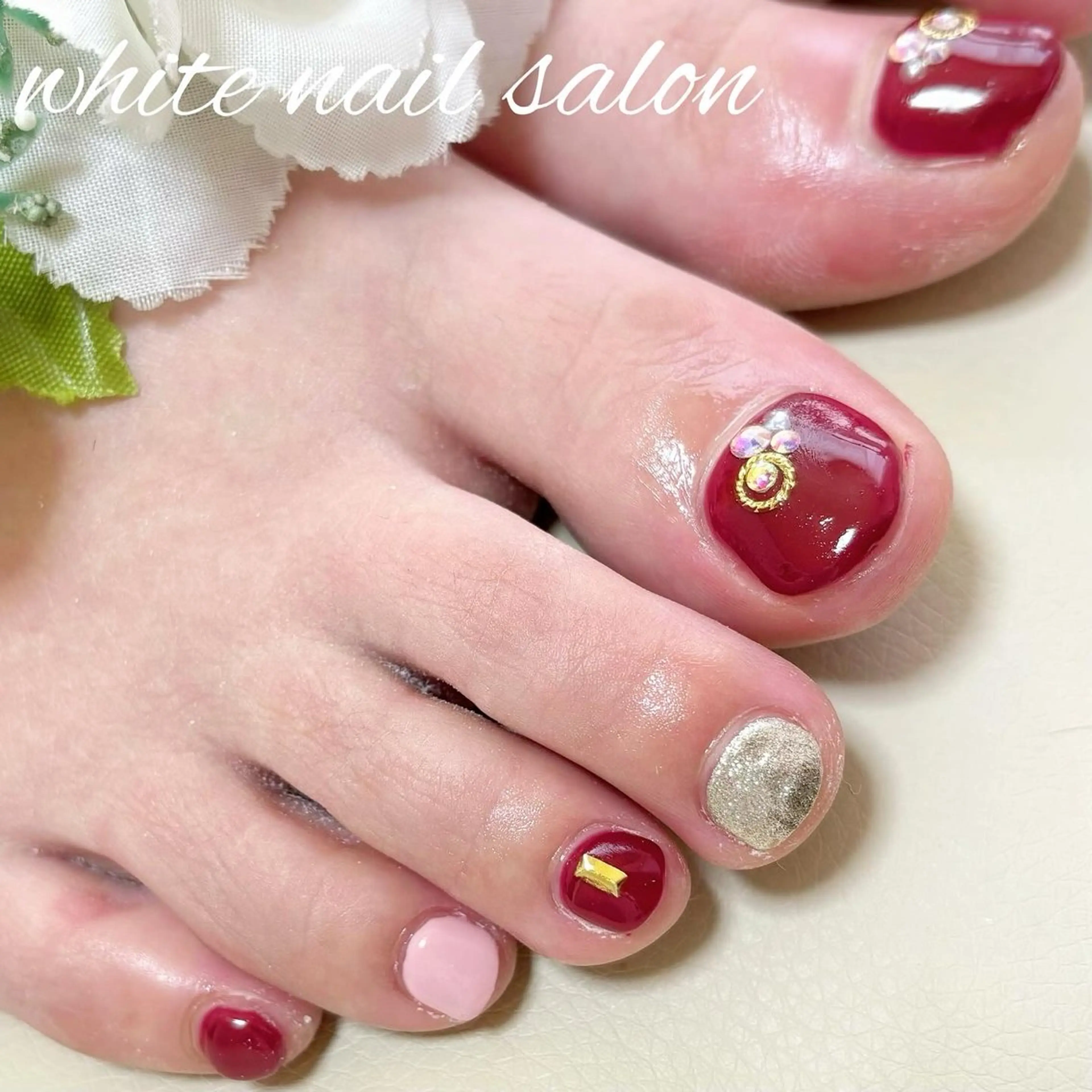 ネイル ホワイト フットネイル white nail salonのネイルデザイン