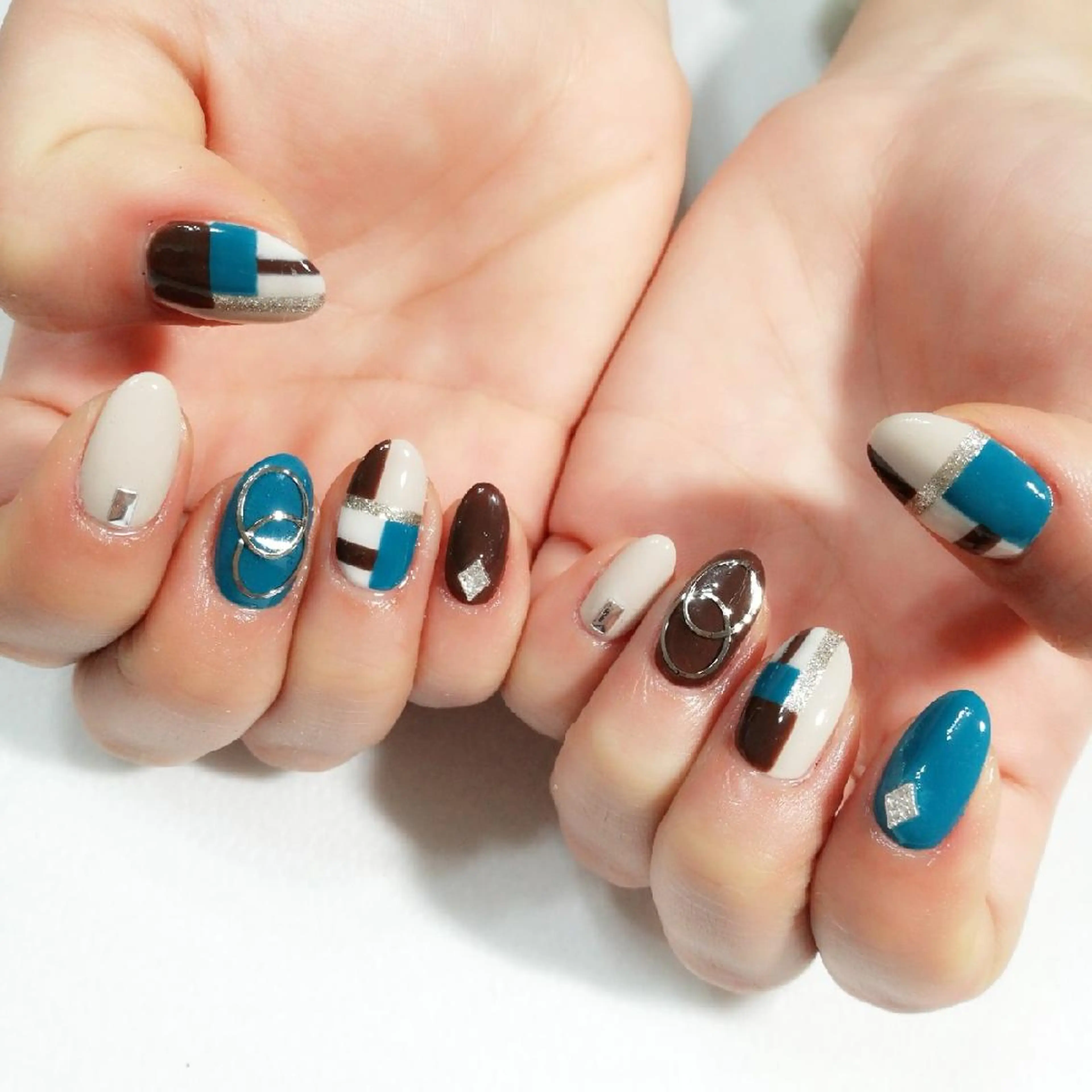 ネイル ハンドネイル フットネイル VIOLUS 関目のネイルデザイン