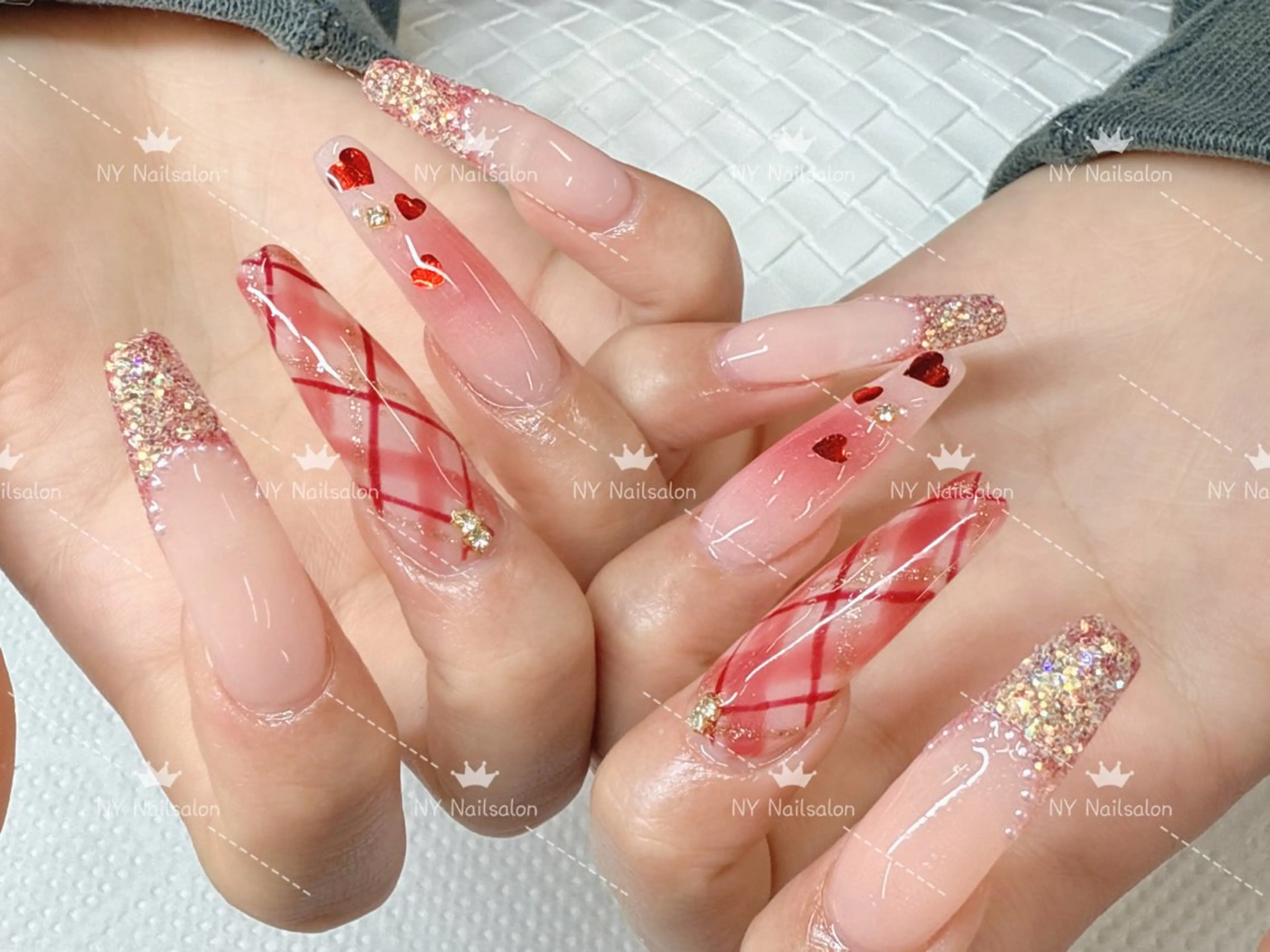 ネイル 長さ出し フットネイル フレンチネイル ジェルネイル ガーリー ハンドネイル NYネイルサロン 千葉中央店のネイルデザイン