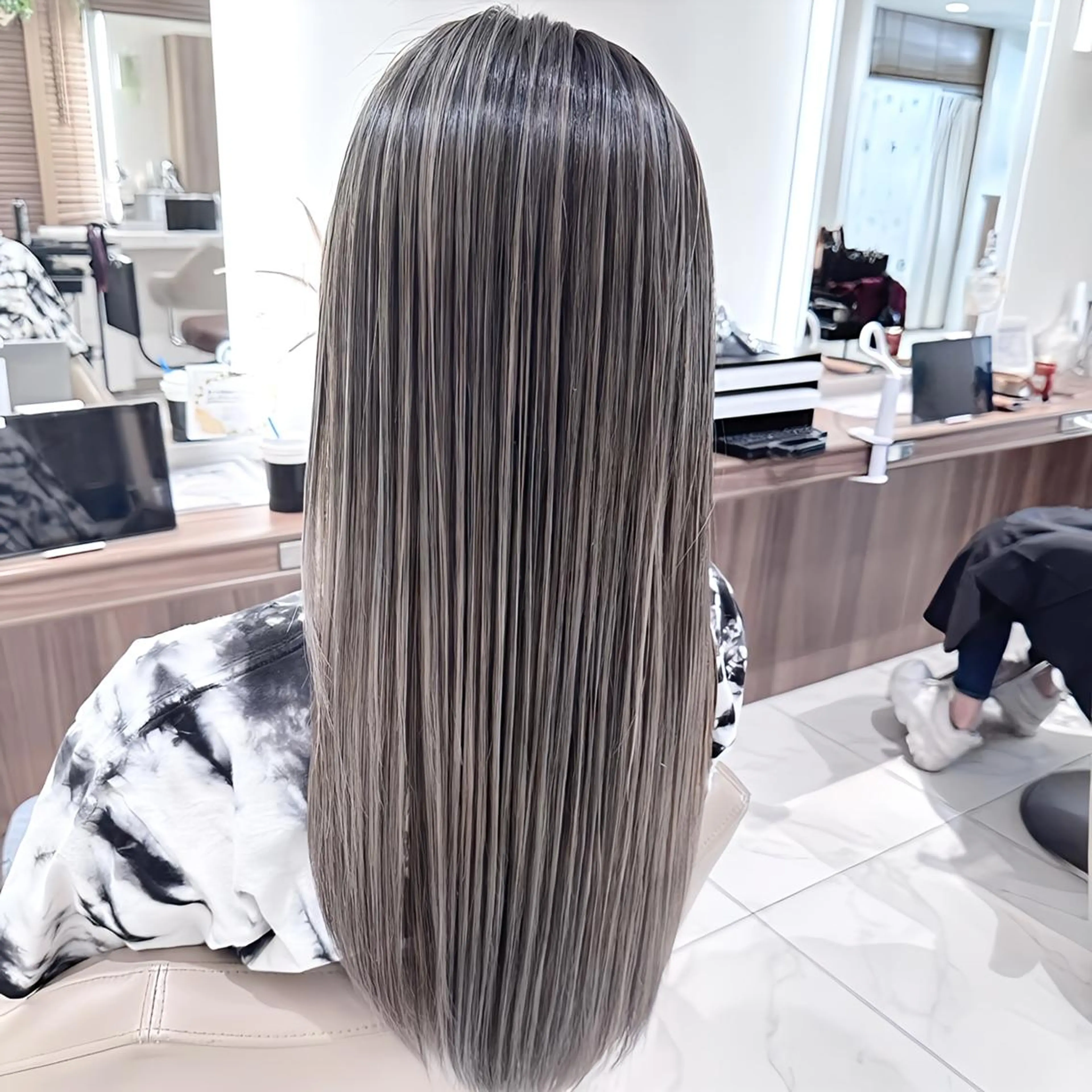 セミロング カラー バレイヤージュ 髪質改善 レイヤーカット カット ヘアカラー トリートメント 山崎俊輔/髪質改善 /バレイヤージュのヘアスタイル