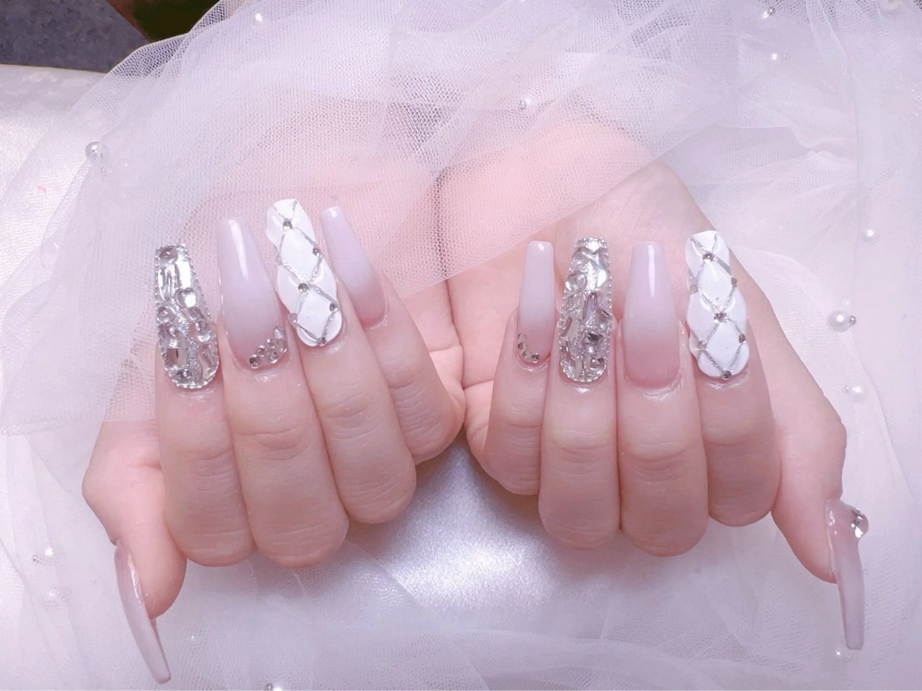 ネイル フレンチネイル ジェルネイル ハート 韓国ネイル マグネットネイル ネイルサロン lotusのネイルデザイン