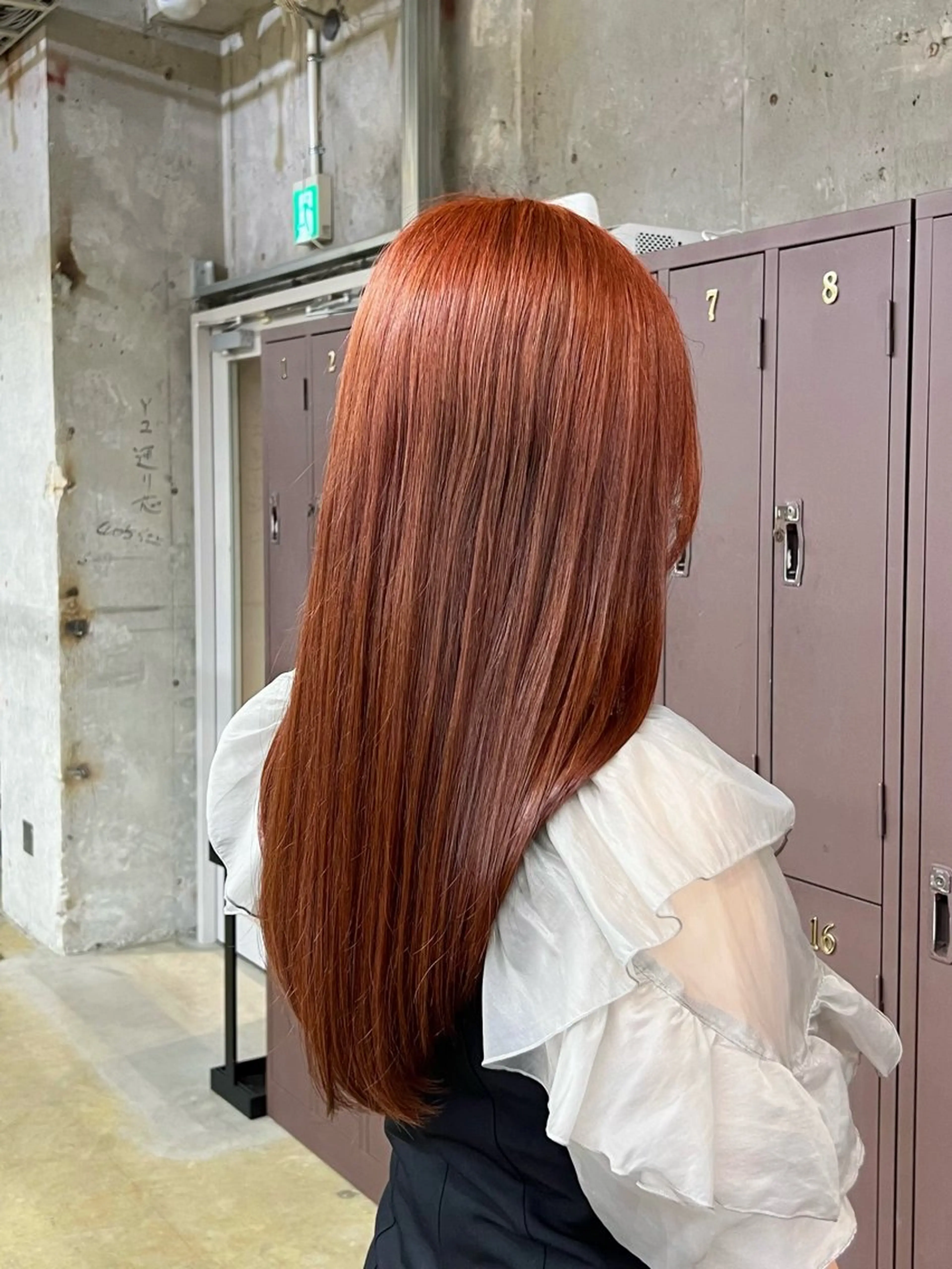 ロング カラー ブリーチ ダブルカラー ブリーチなしカラー オレンジ レッドカラー azumi/ボブ/暖 色/オリーブ/縮毛のヘアスタイル