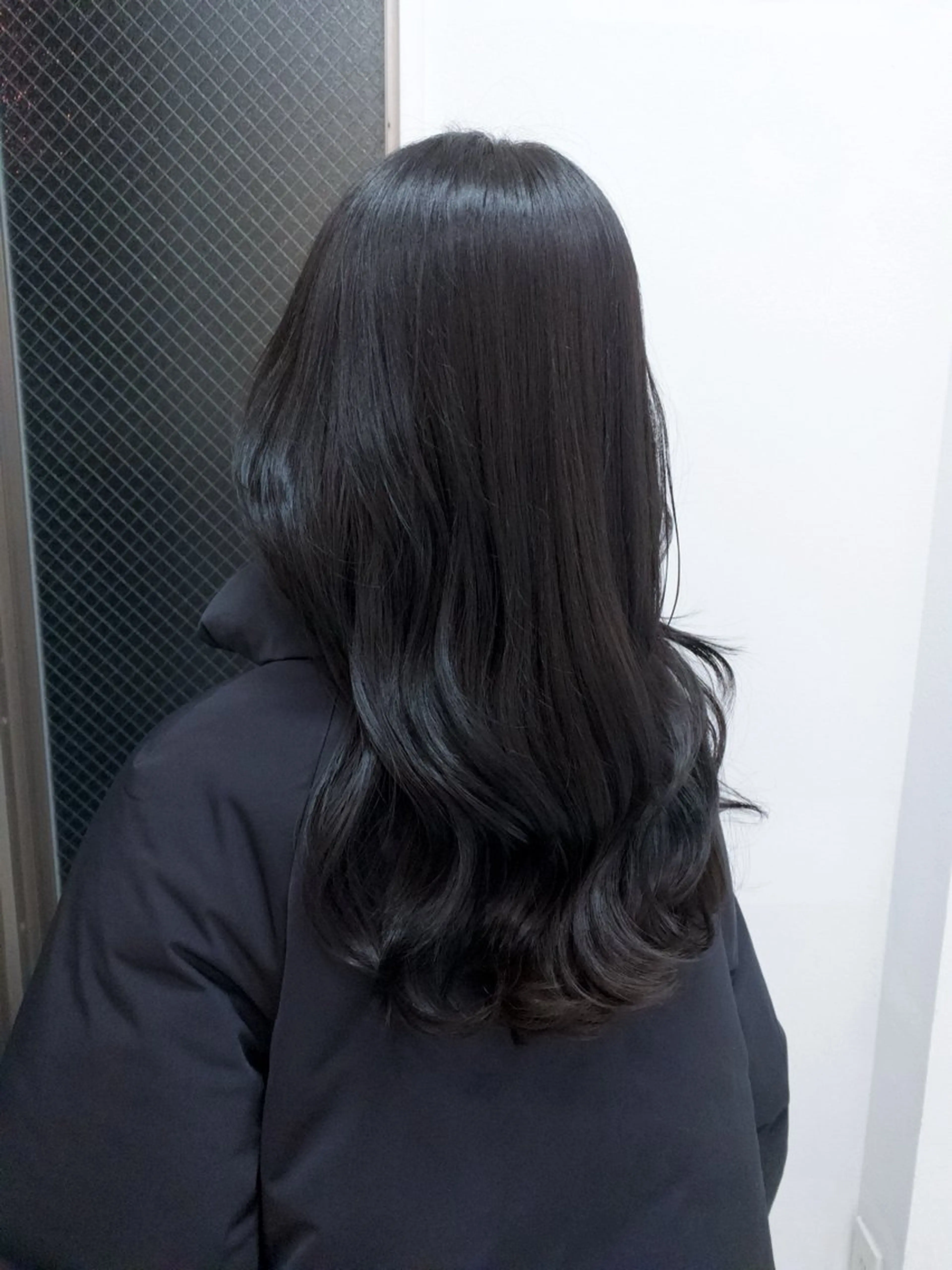 セミロング カラー yiye shioriのヘアスタイル