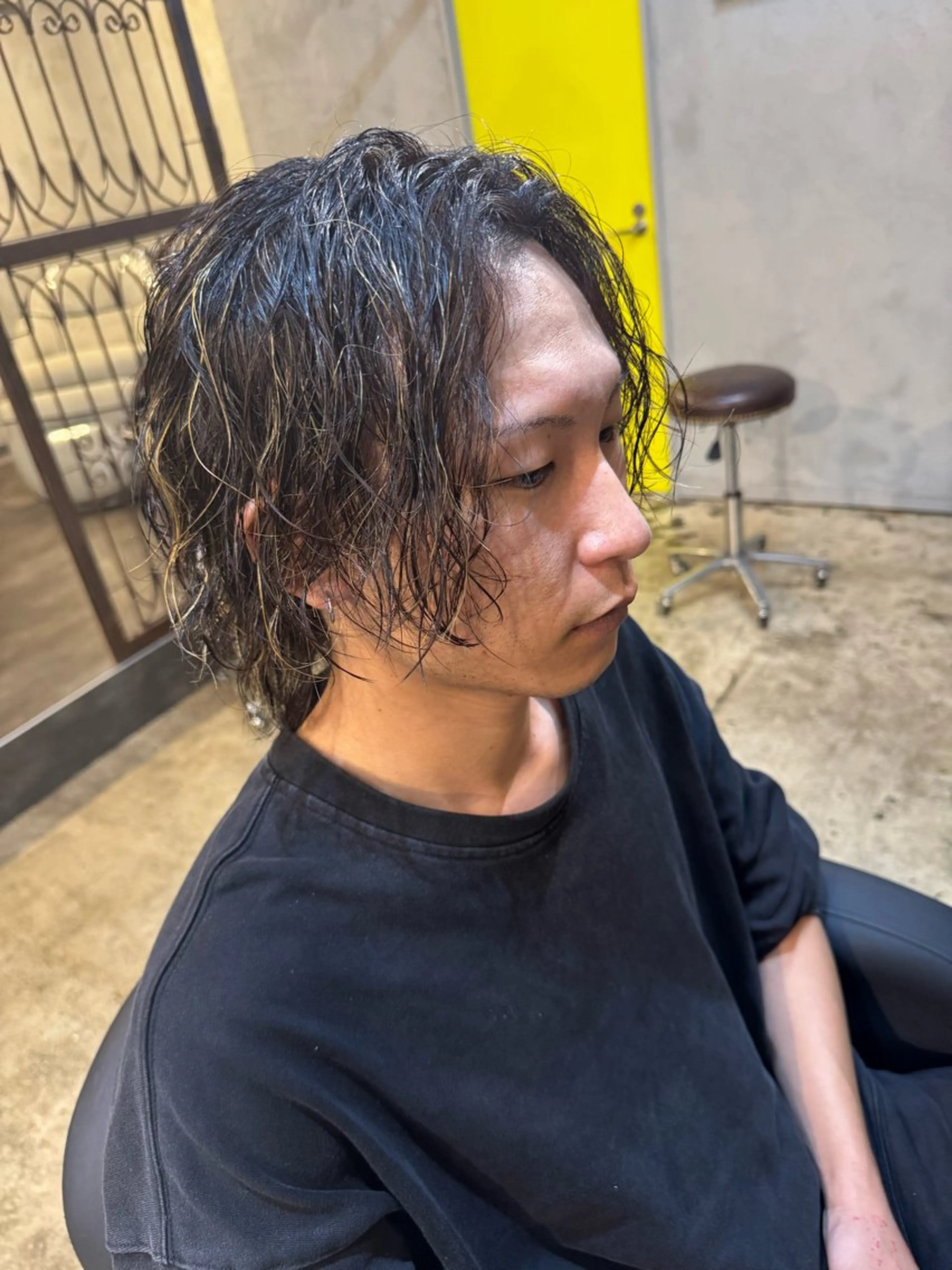 ミディアム パーマ ハイライト カット パーマ 🔥メンズ圧倒的人気 ROOOMEN松田隆のヘアスタイル