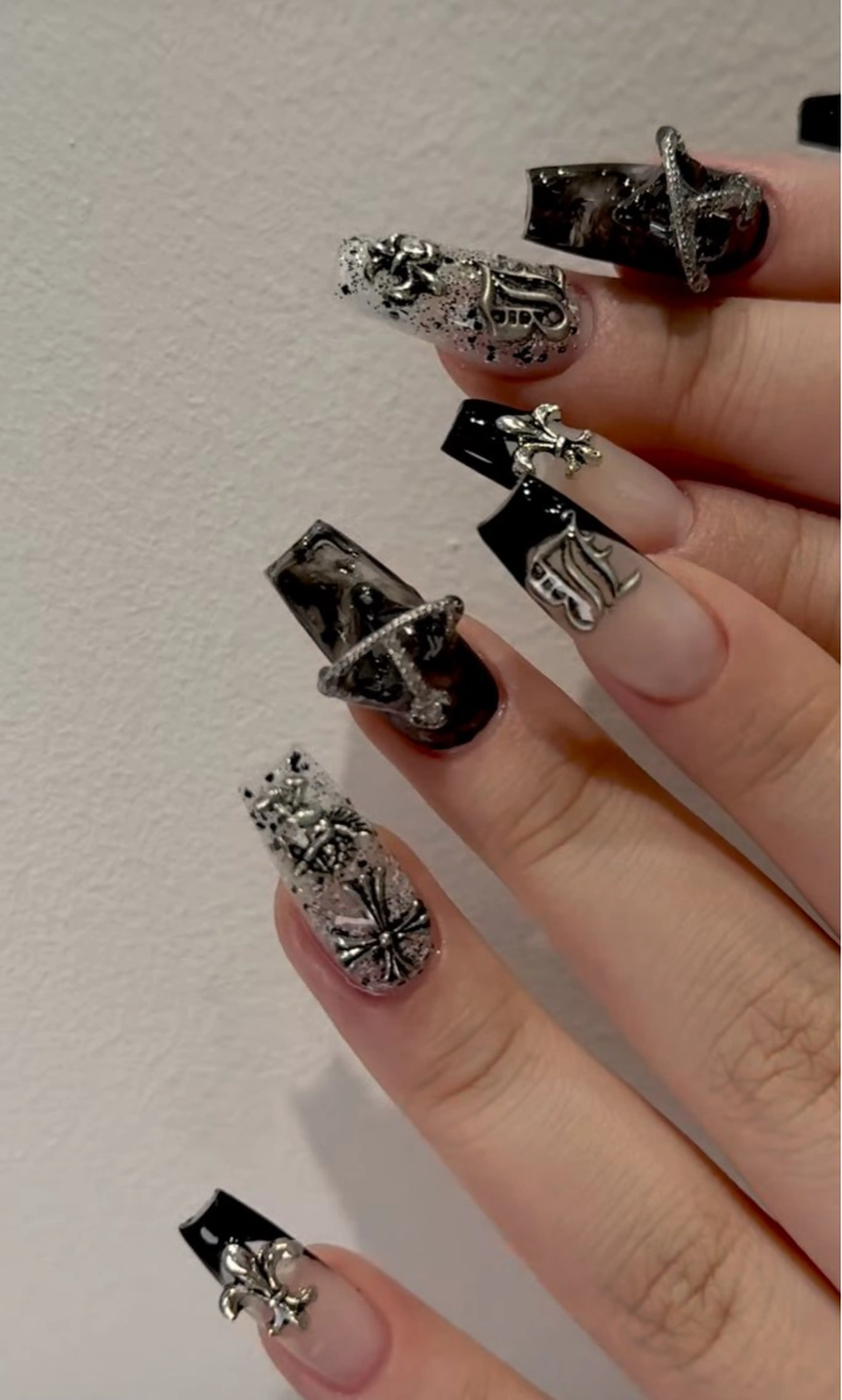 ネイル フレンチネイル ジェルネイル ガラスフレンチ ハロウィン ハート ハンドネイル H.baby Nail Salonのネイルデザイン