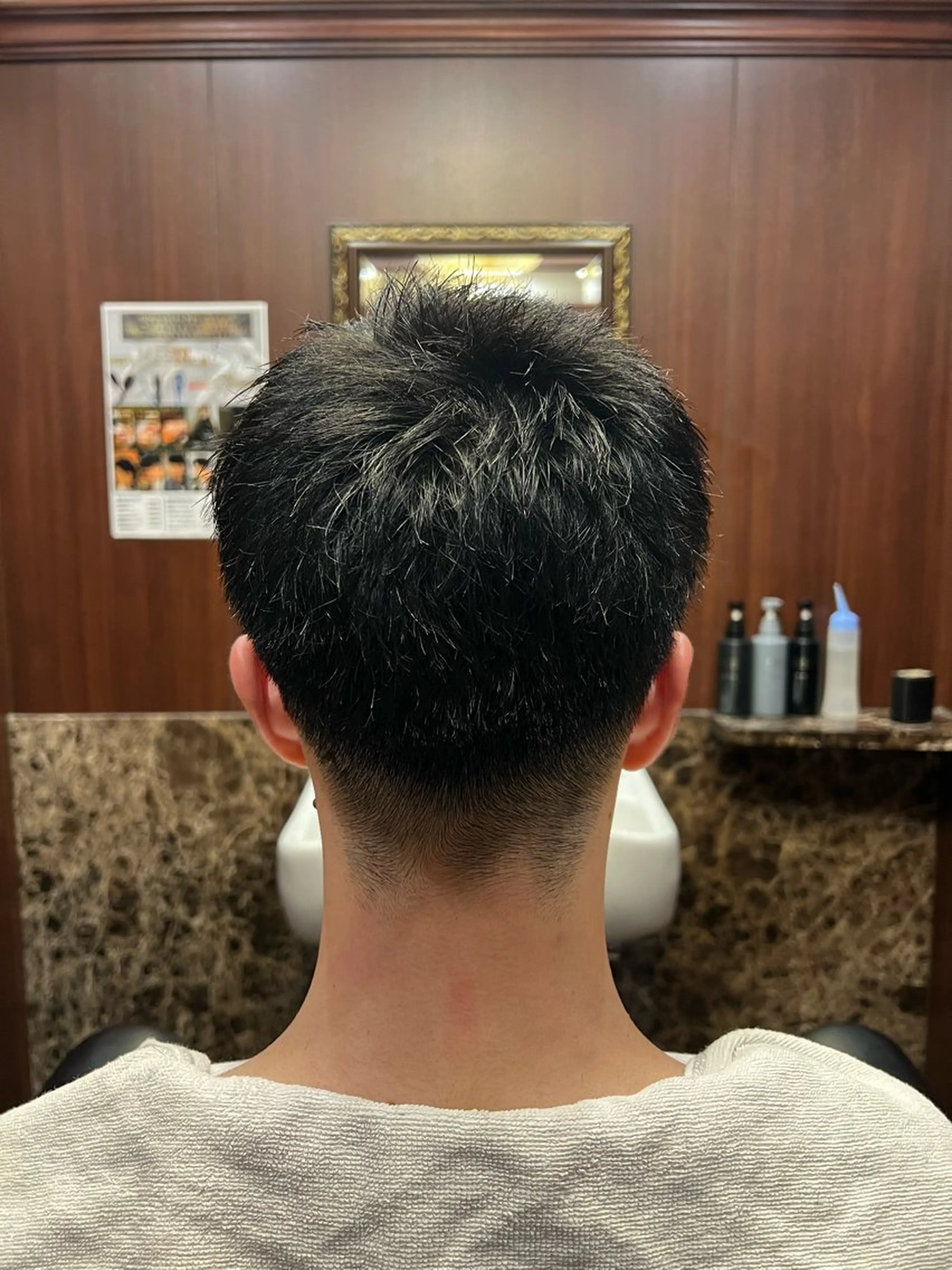 ショート ヒロ銀座バーバーショップ丸の内所属・秋山 琳太のヘアスタイル