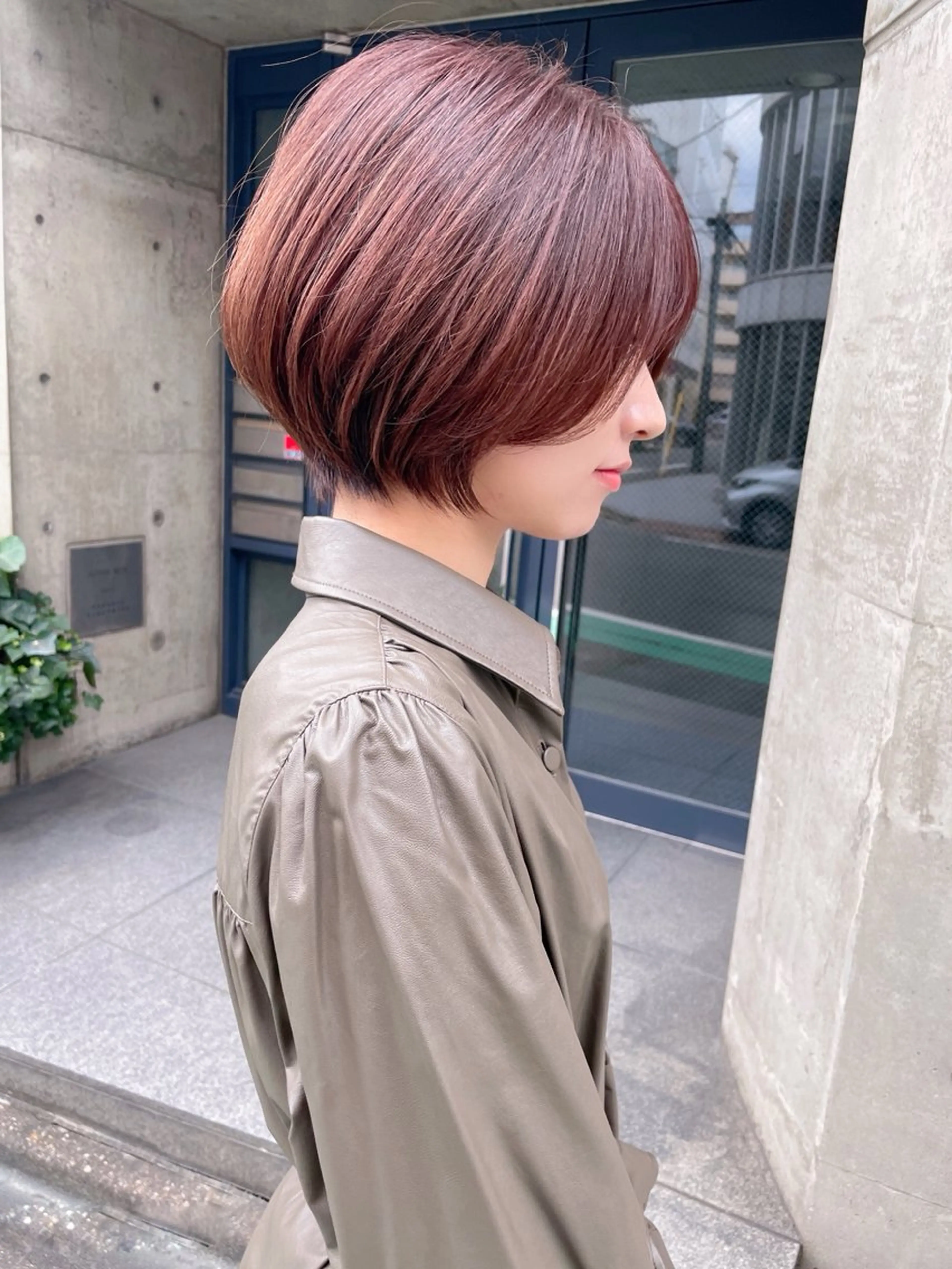 ショート カラー ショートヘア トリートメント 木屋元一/透明感 /前髪/ショートボブのヘアスタイル