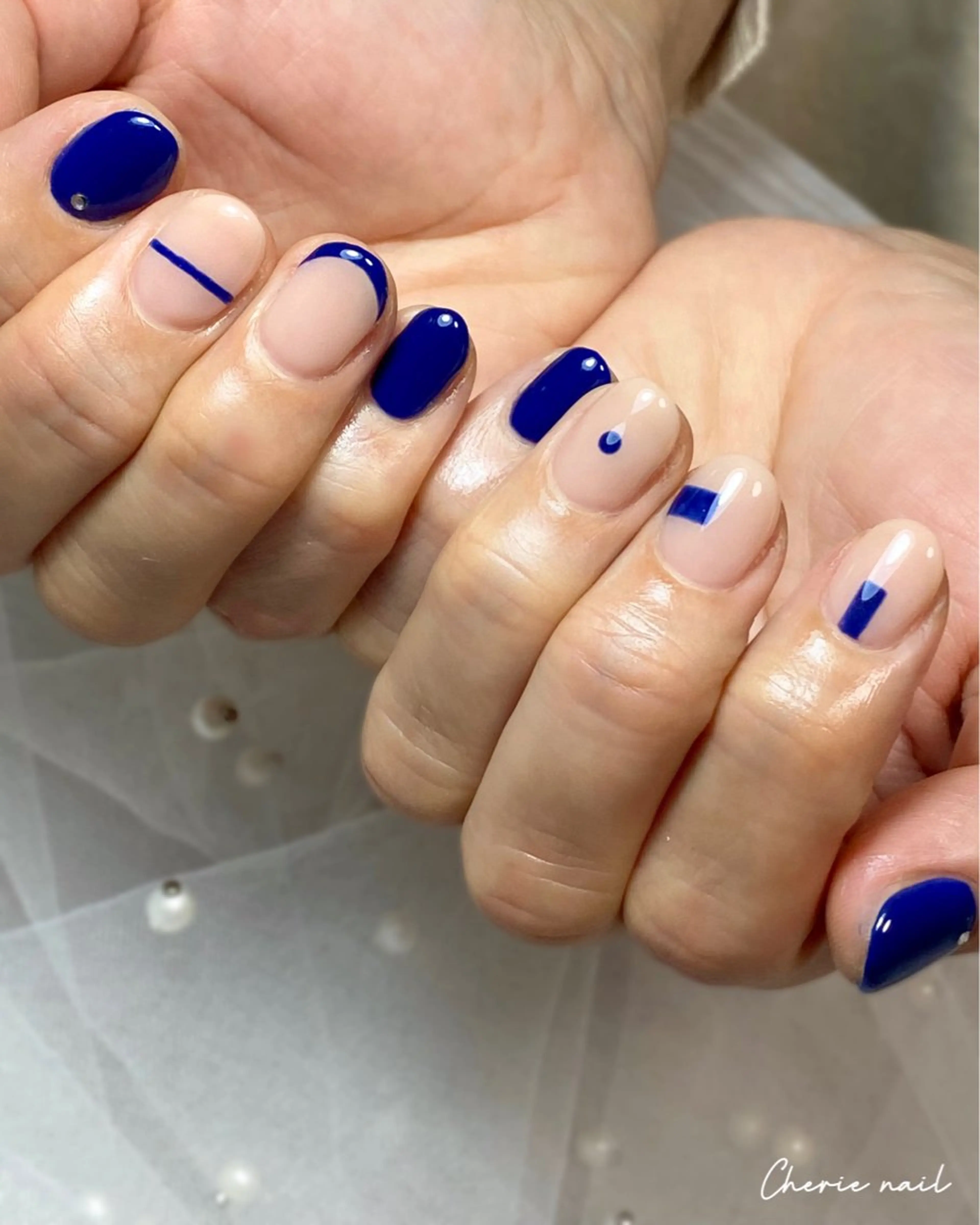 ネイル アートネイル フレンチネイル ジェルネイル ネイビー ニュアンスネイル ハンドネイル Cherienail yunaのネイルデザイン