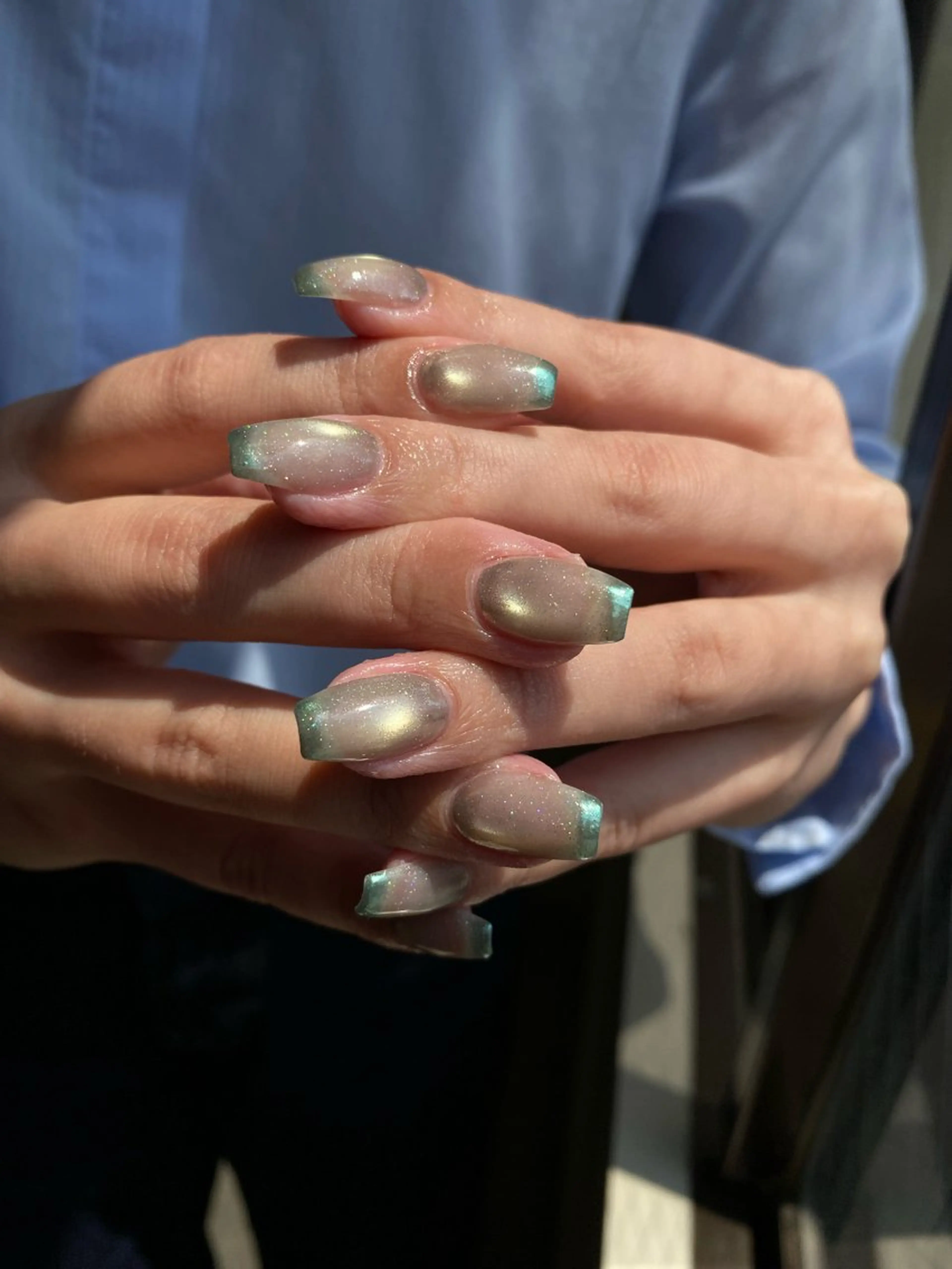 ネイル 成人式 フラッシュネイル フレンチネイル ガーリー キラキラネイル ハンドネイル 草加ニュアンスネイル 🌚hersのネイルデザイン