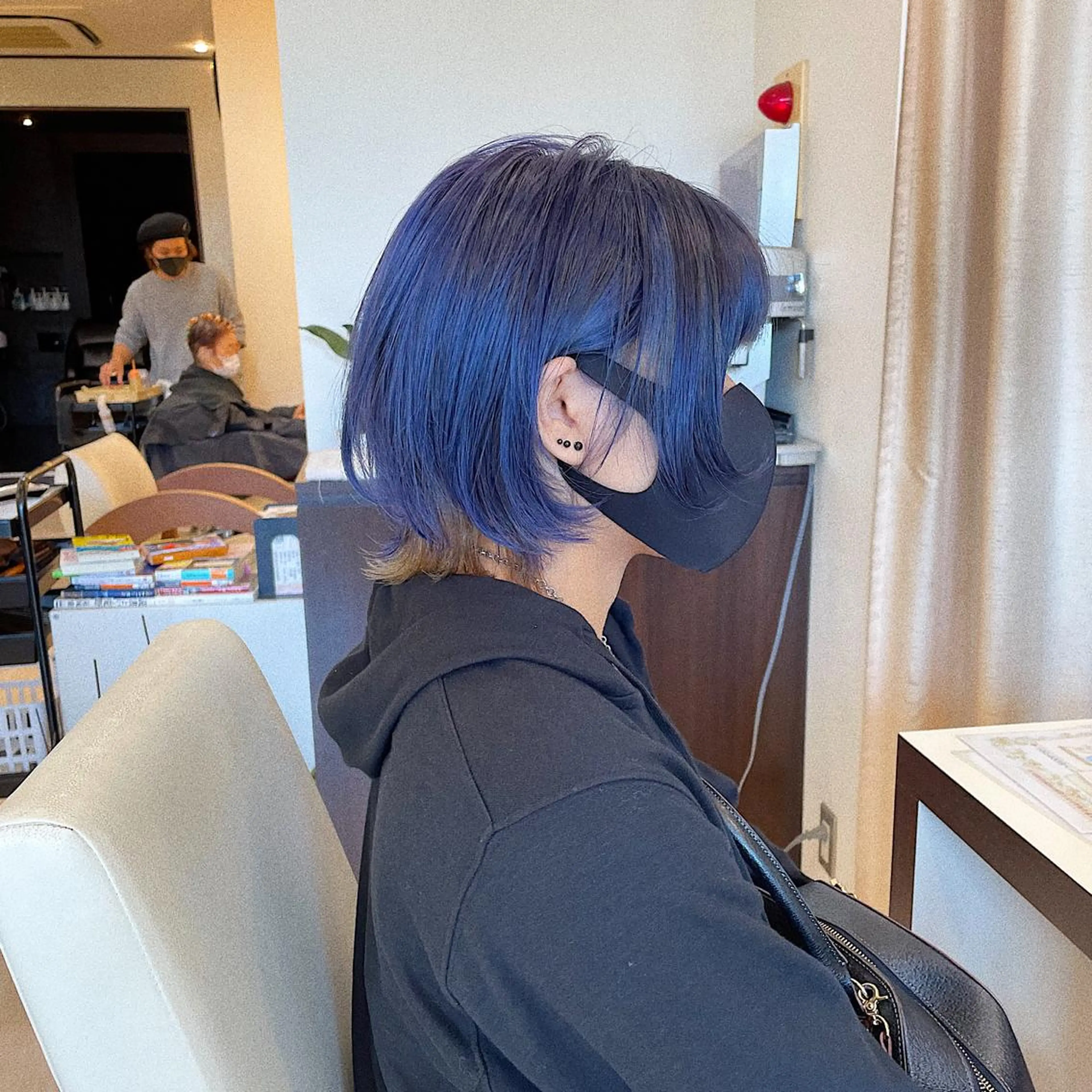 ショート パープルカラー ウルフカット 武田 清久のヘアスタイル