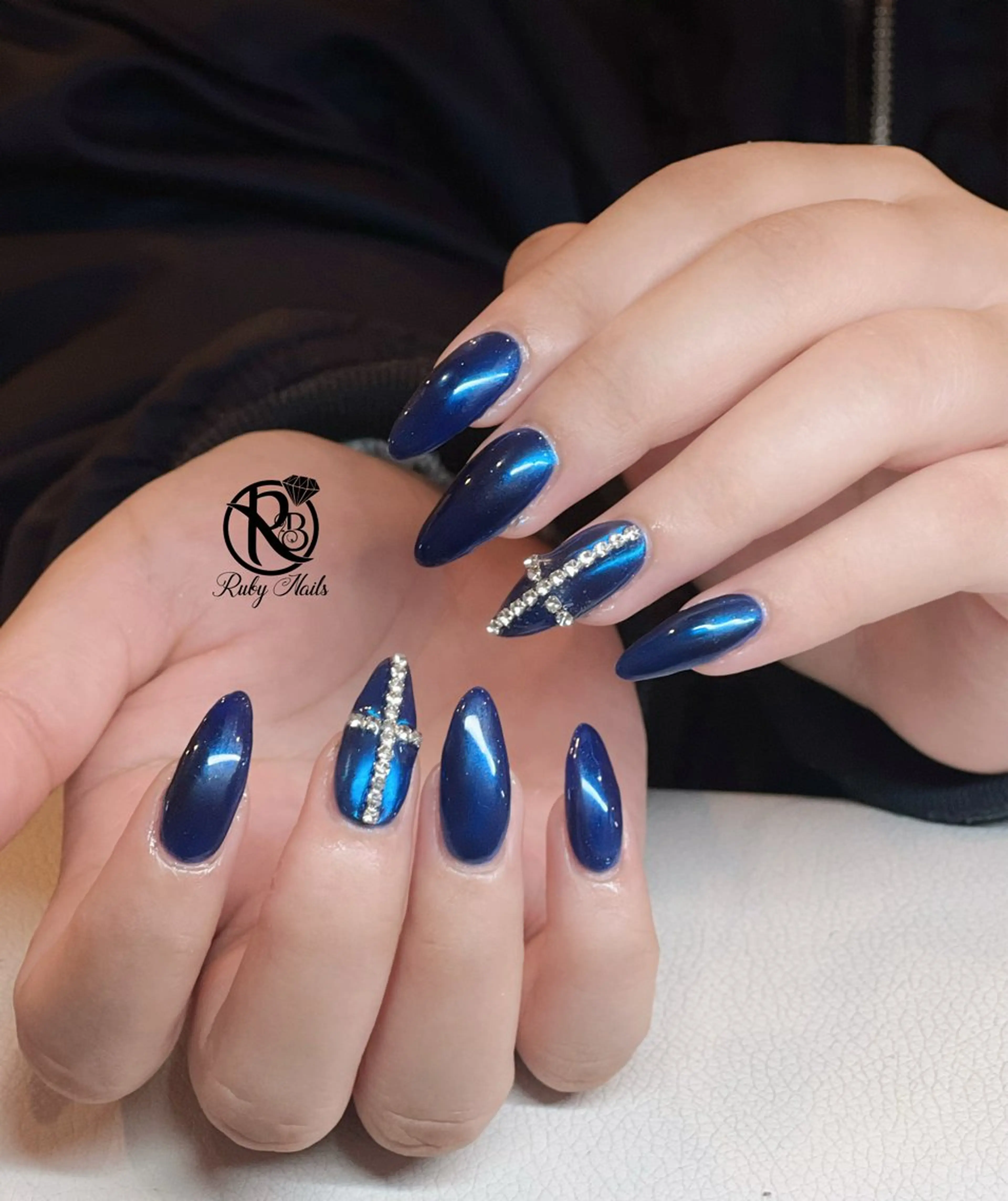 ネイル ボルドー ブラウン チークネイル ドット フットネイル ハンドネイル フットネイル RUBY Nail 日暮里店のネイルデザイン