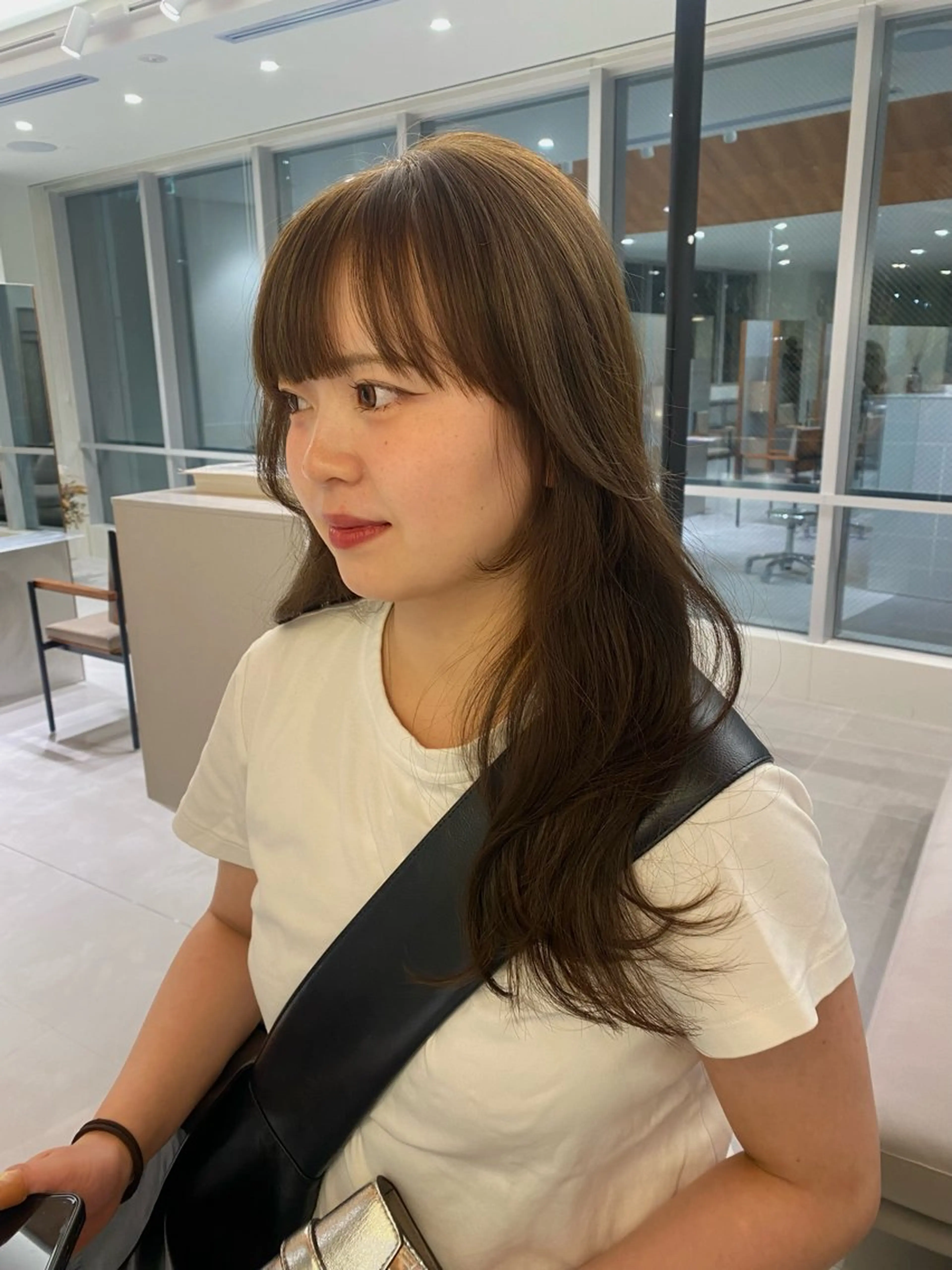 ロング カラー ベージュカラー イルミナカラー オリーブベージュ 高発色ブリーチ/ ハイレイヤー🪽aiのヘアスタイル