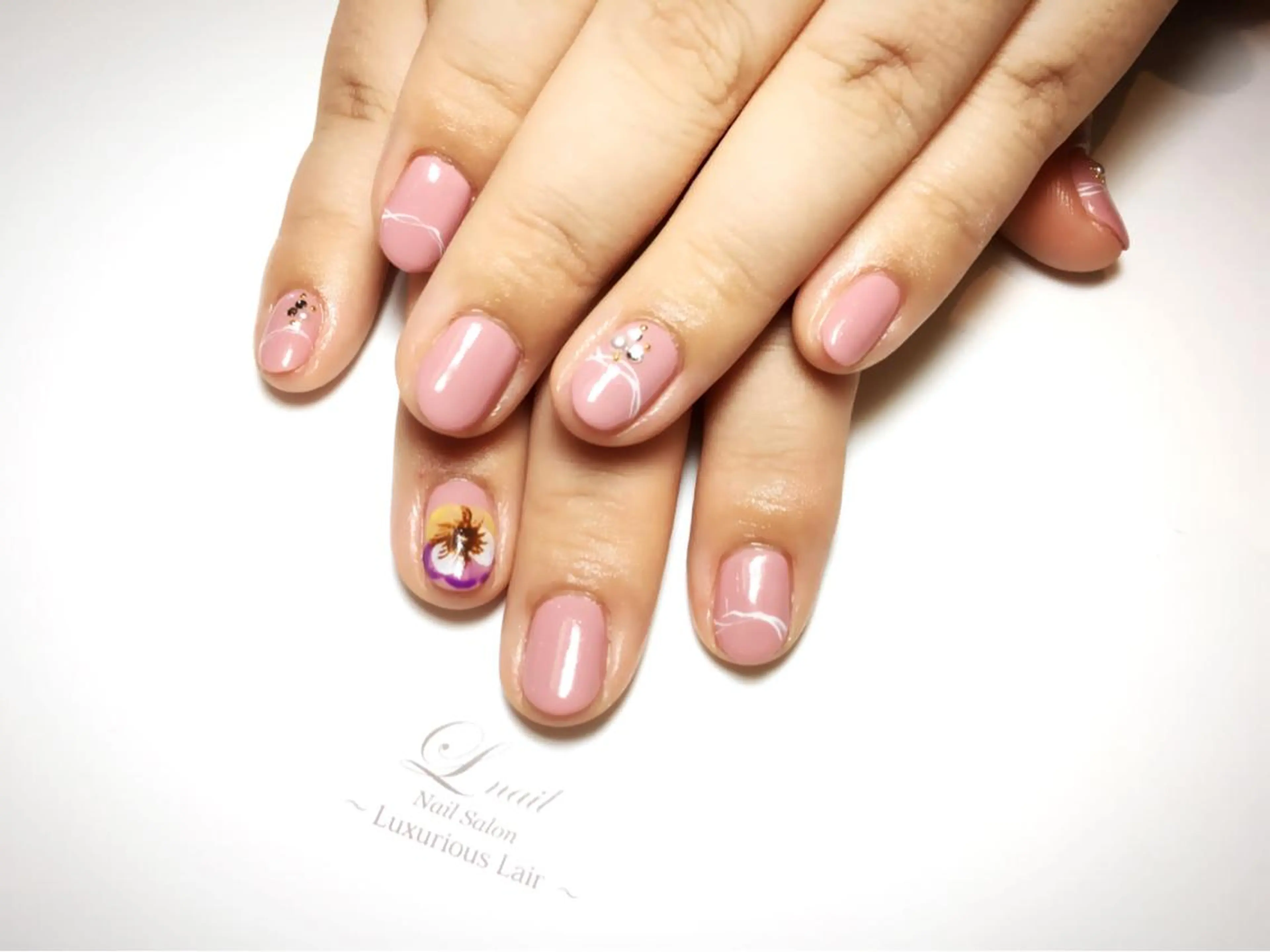 ネイル Li'leaNail AINAのネイルデザイン