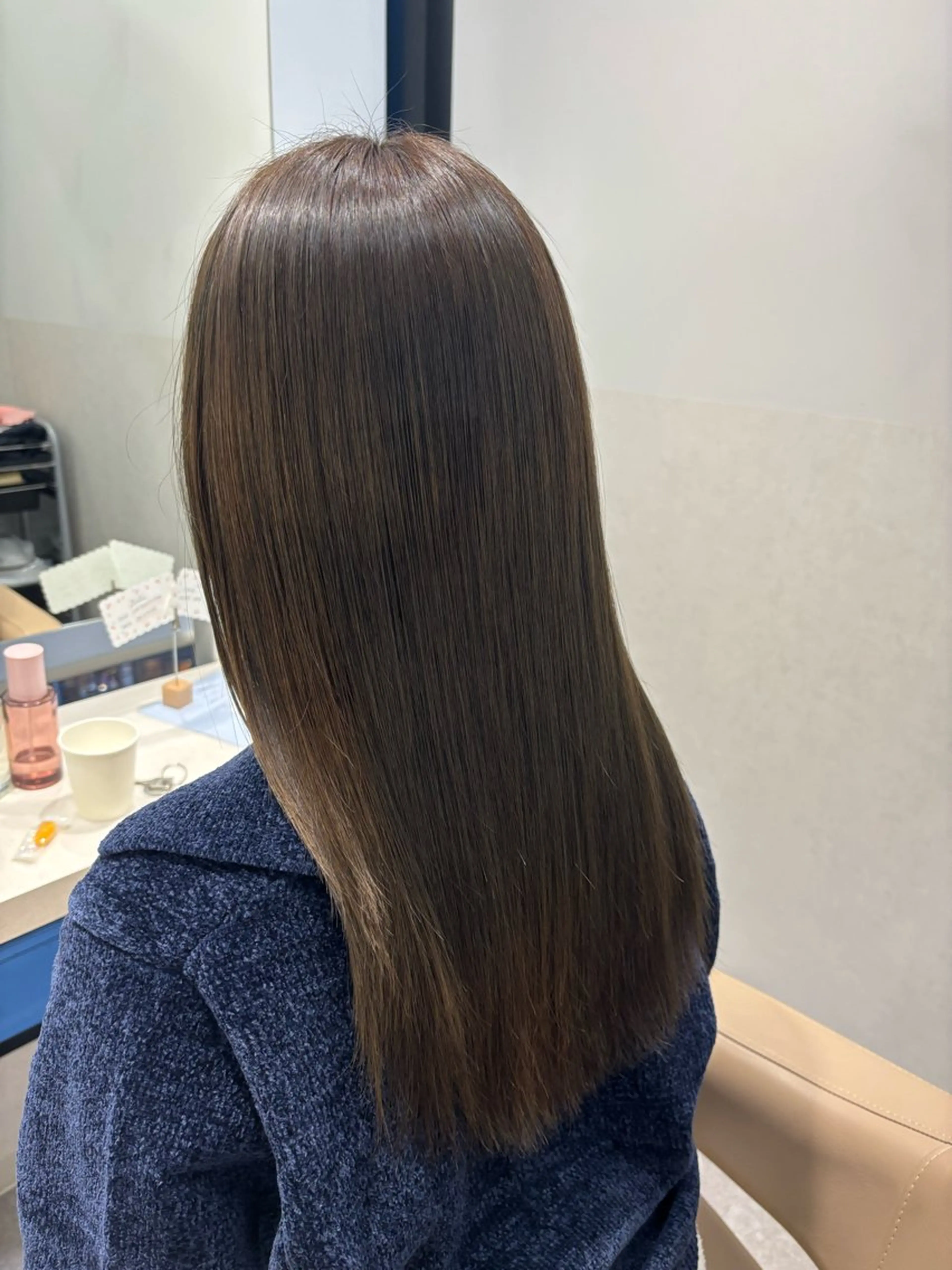 セミロング カラー パーマ ヘアアレンジ オリーブカラー カット ヘアカラー トリートメント ヘッドスパ ヘアセット 押切 響　のヘアスタイル
