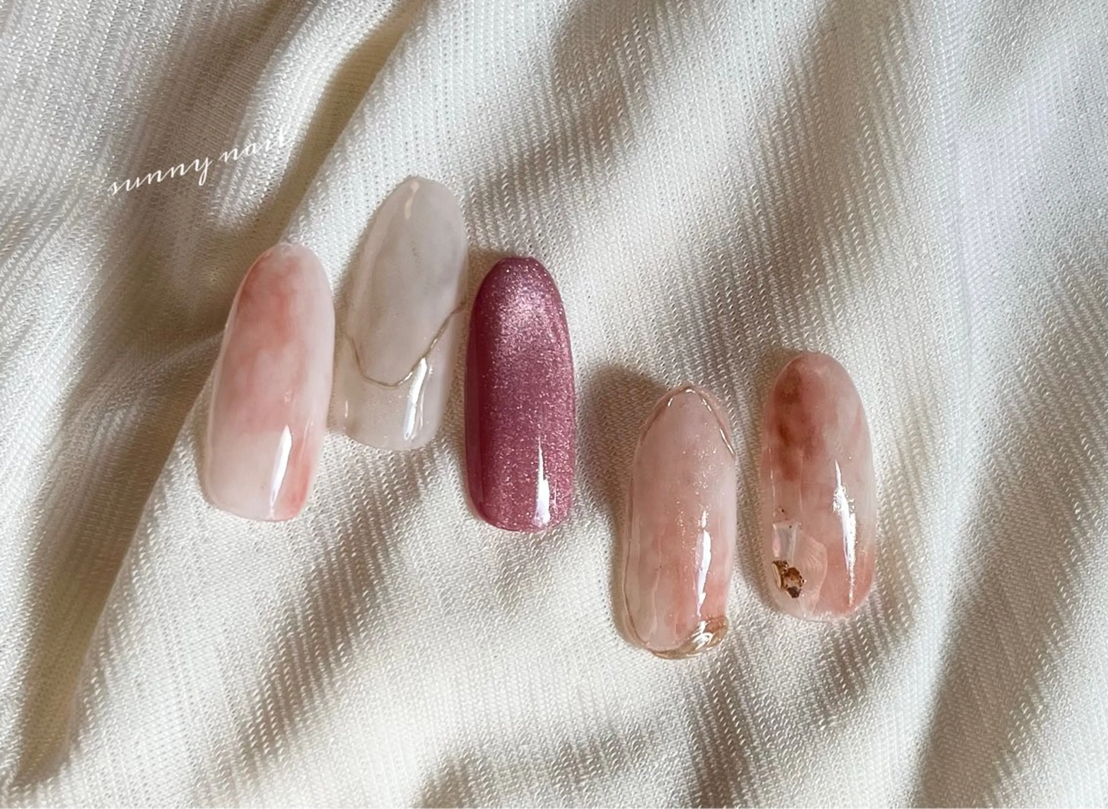 ネイル ジェルネイル マグネットネイル ミラーネイル パラジェル 春ネイル sunny nailのネイルデザイン