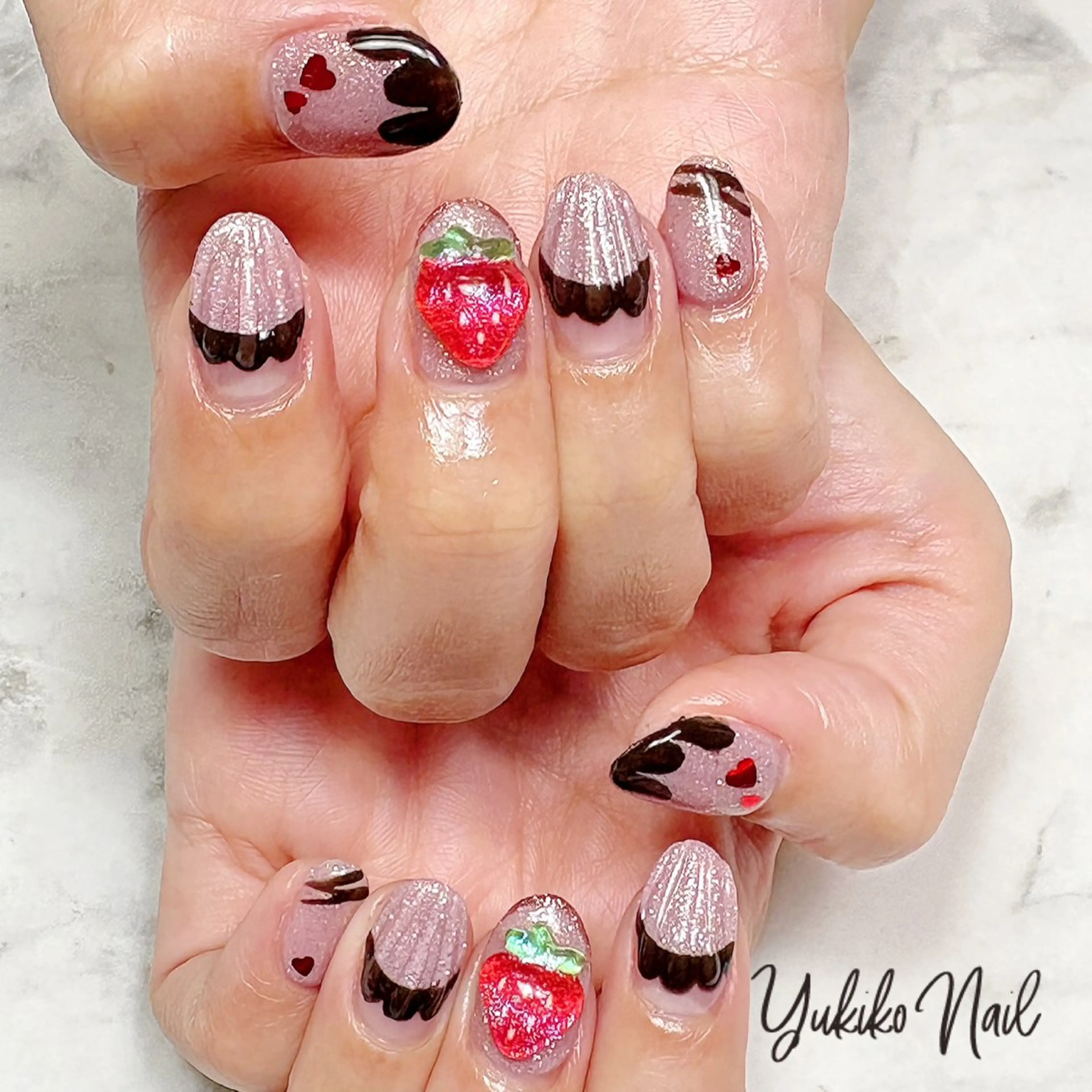 ネイル キラキラネイル ピンク バレンタイン ユキコ ネイルのネイルデザイン