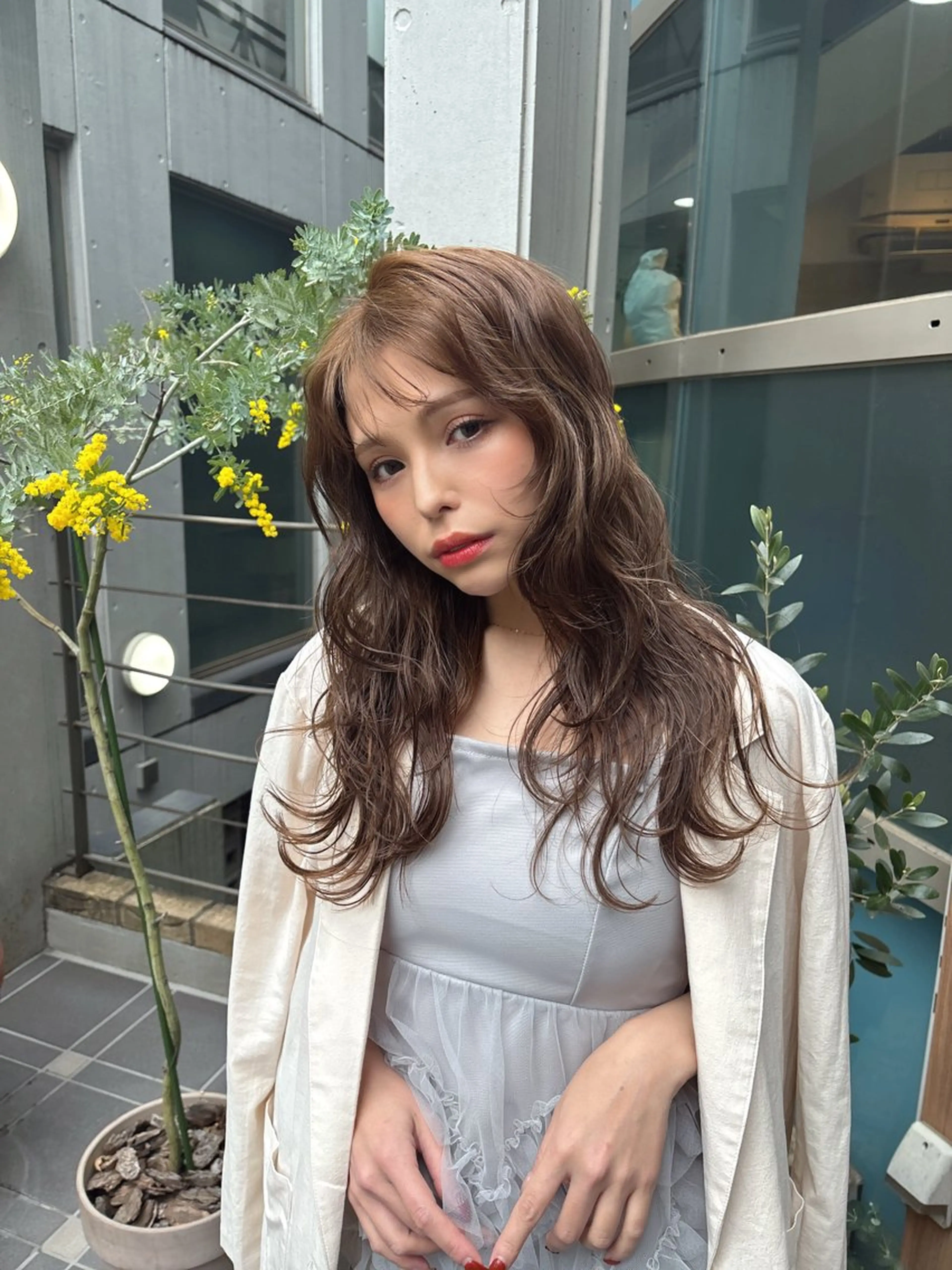 ロング カラー ベージュカラー オリーブベージュ レイヤーカット ロング カット ヘアカラー トリートメント レイヤーカット /透明感/千葉怜寿のヘアスタイル