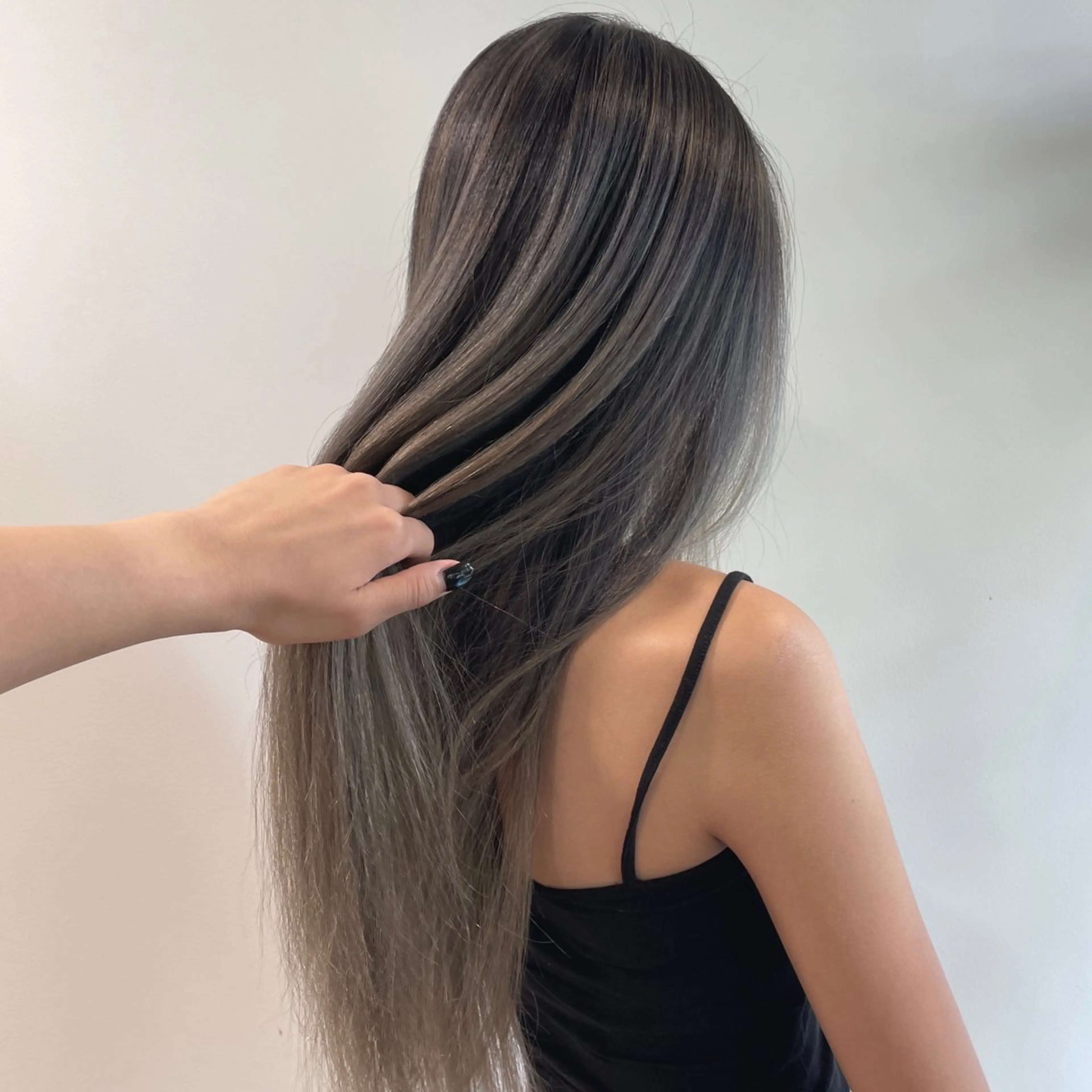 ロング カラー バレイヤージュ ブリーチ レイヤーカット 韓国風カラー🤎 𝒄𝒉𝒊𝒌𝒂のヘアスタイル