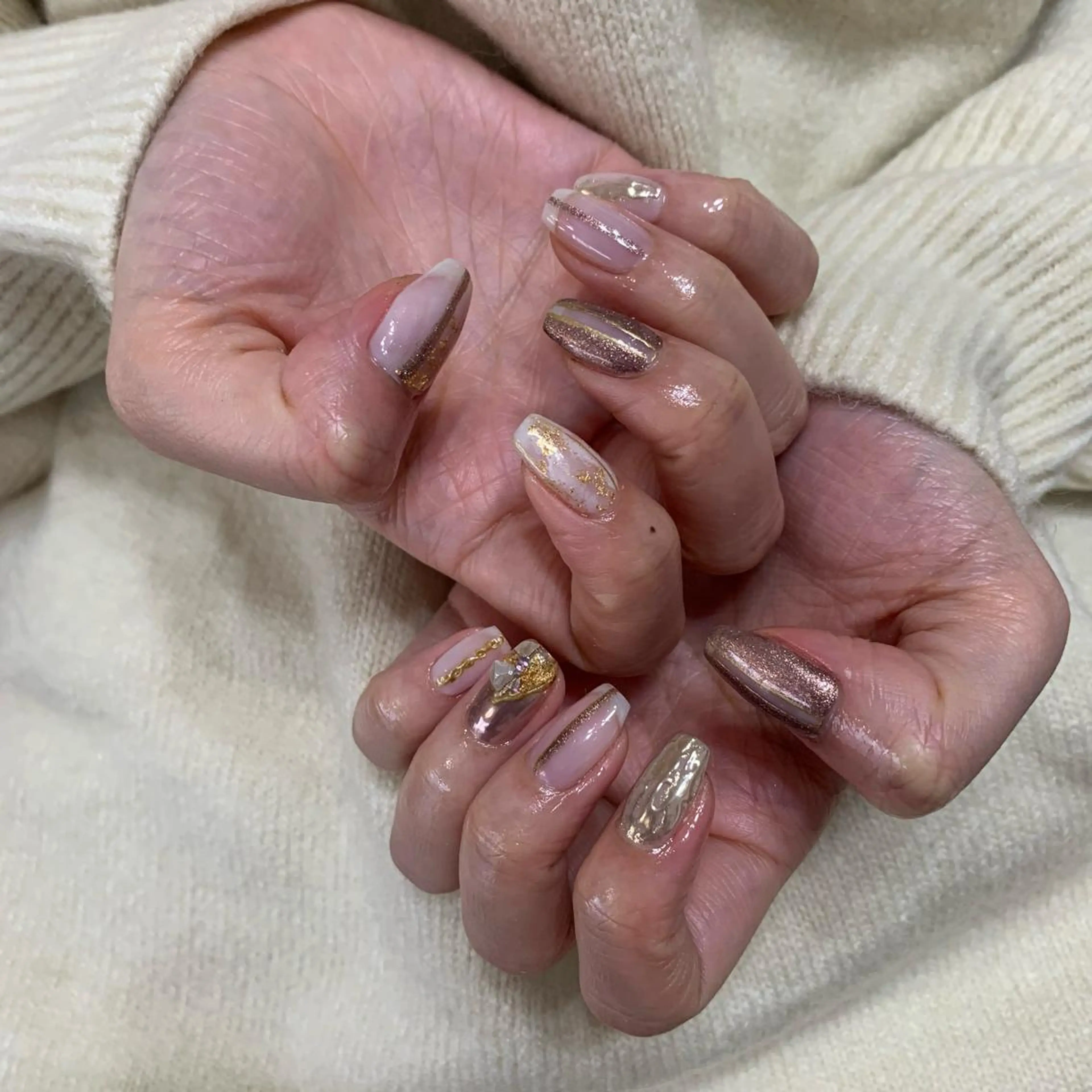 ネイル emanon 新宿東口店所属・nailist akariのネイルデザイン