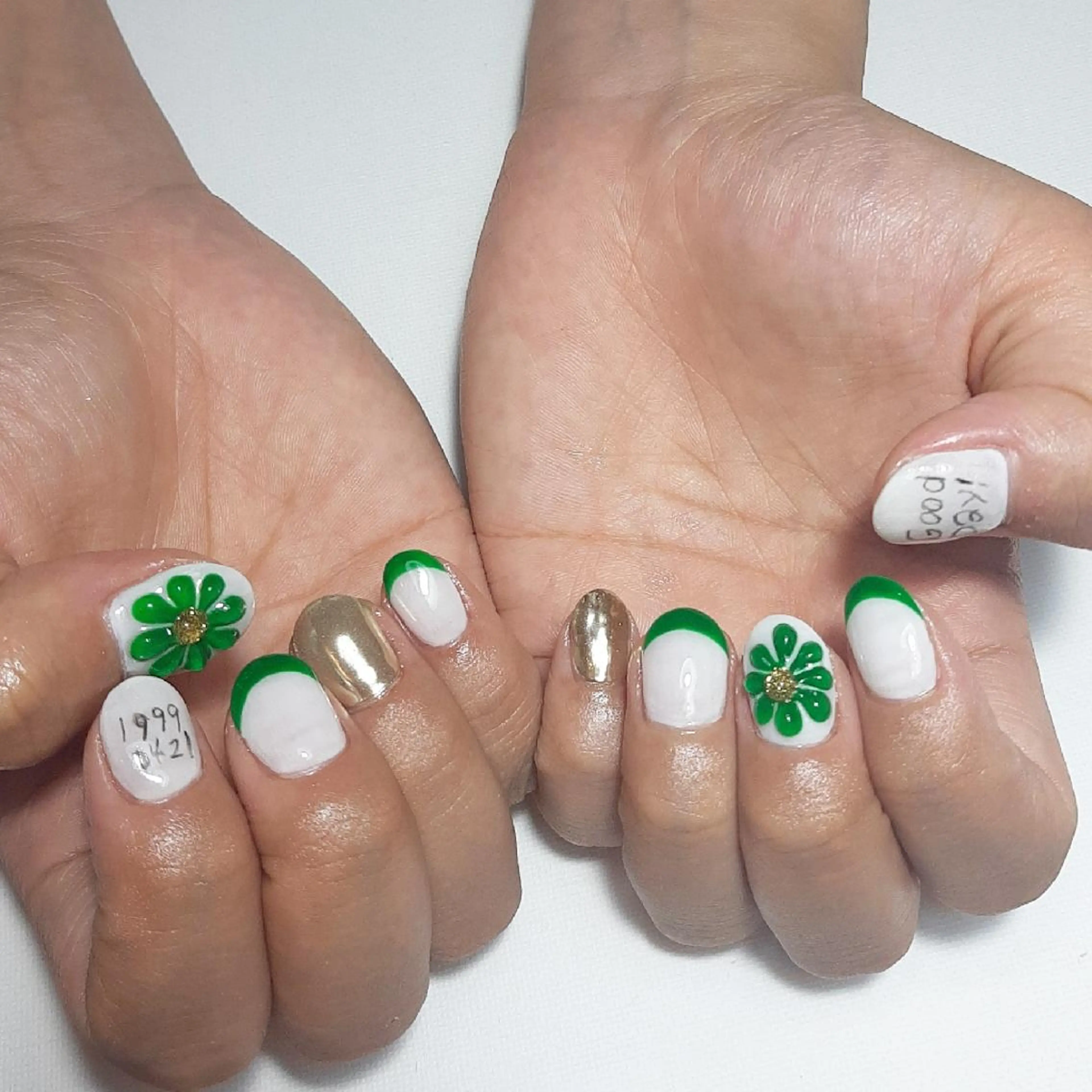 ネイル フラワーネイル フレンチネイル owlnail /持込みデザイン専門のネイルデザイン