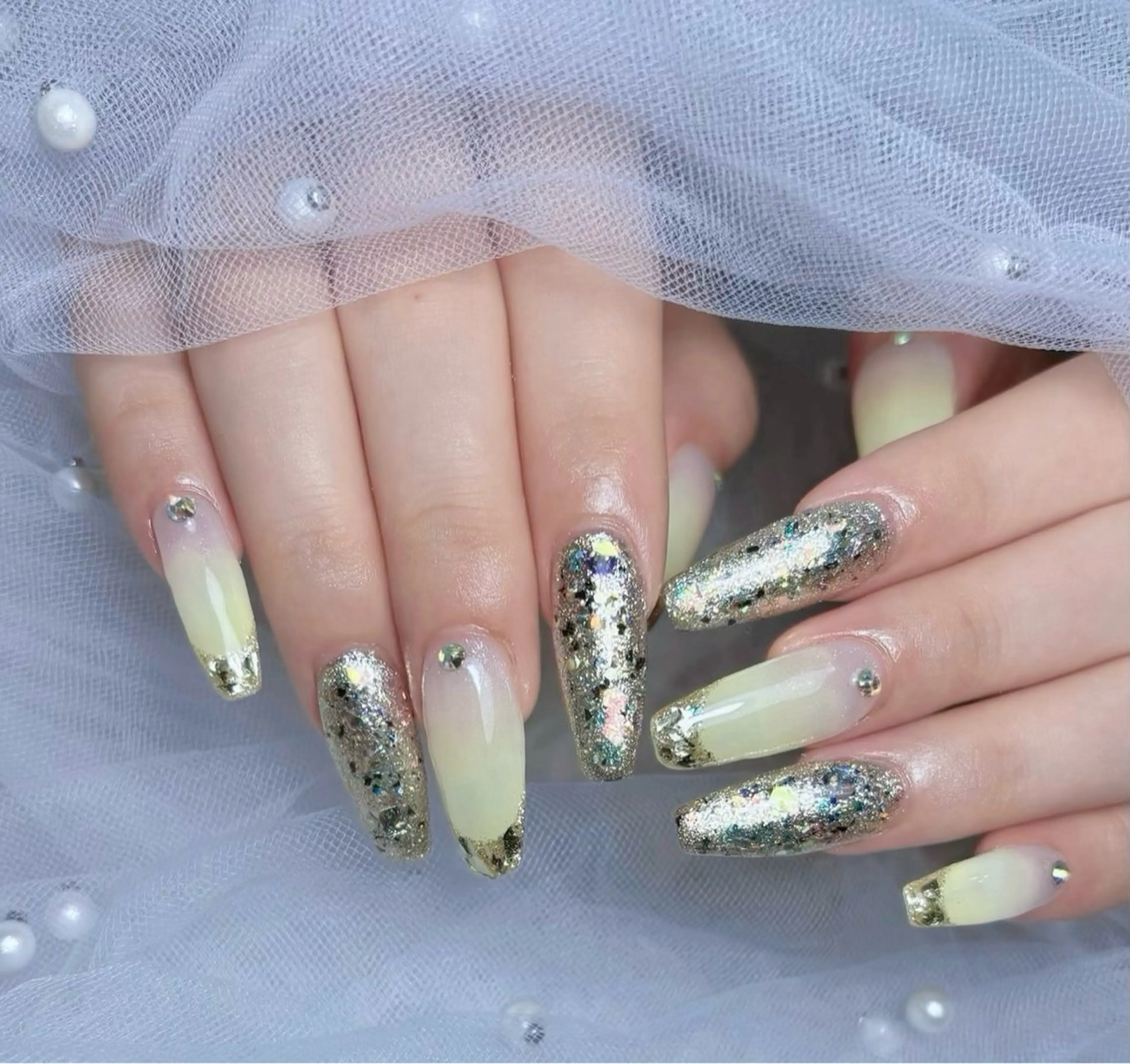 ネイル キラキラネイル ハンドネイル 𝑬𝑹𝑰𝑲𝑨 𓂃🎀𓈒𓏸のネイルデザイン