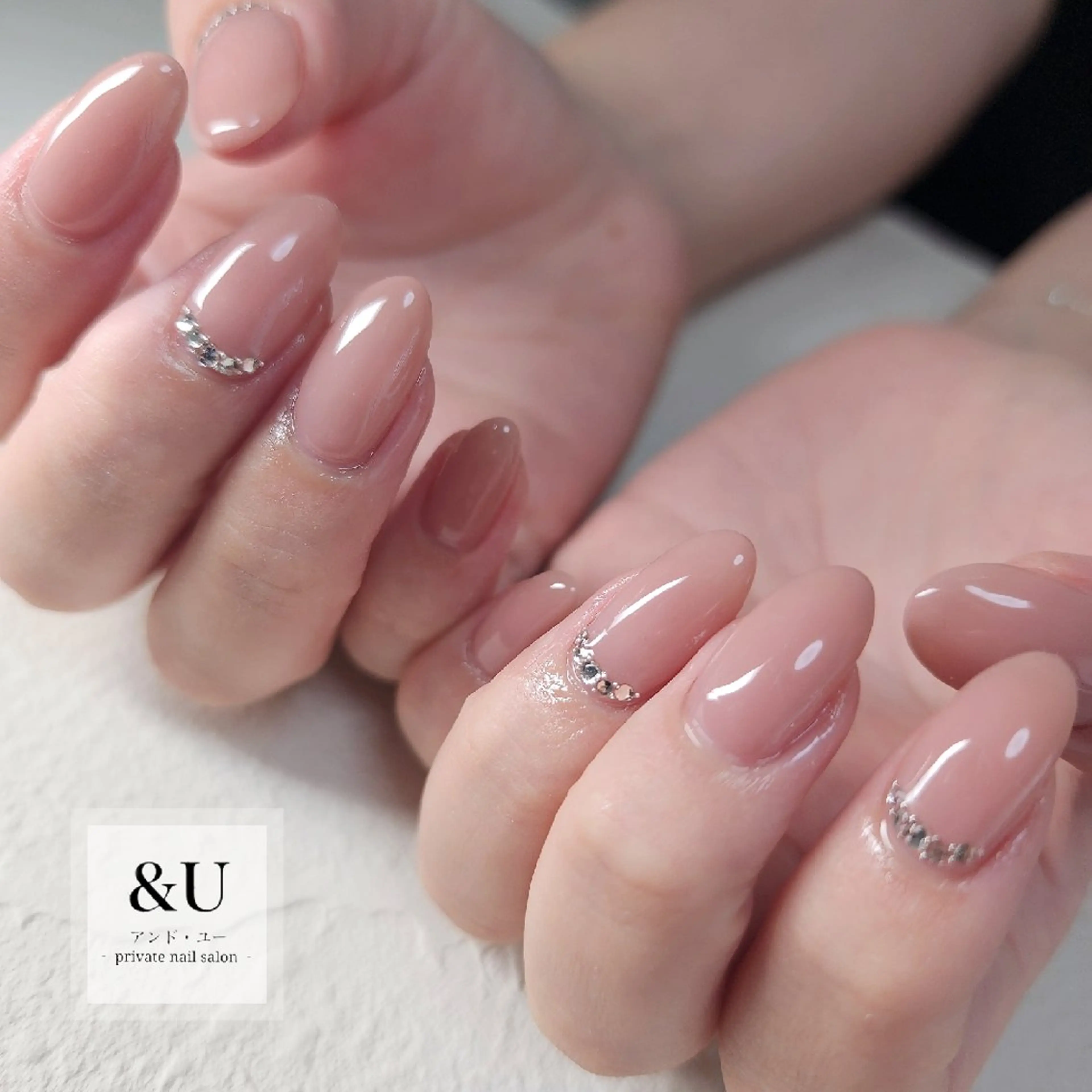 ネイル ラメ(グリッター) ラメグラデーション ワンカラーネイル ハンドネイル ＆Ｕ (アンド・ユー)のネイルデザイン