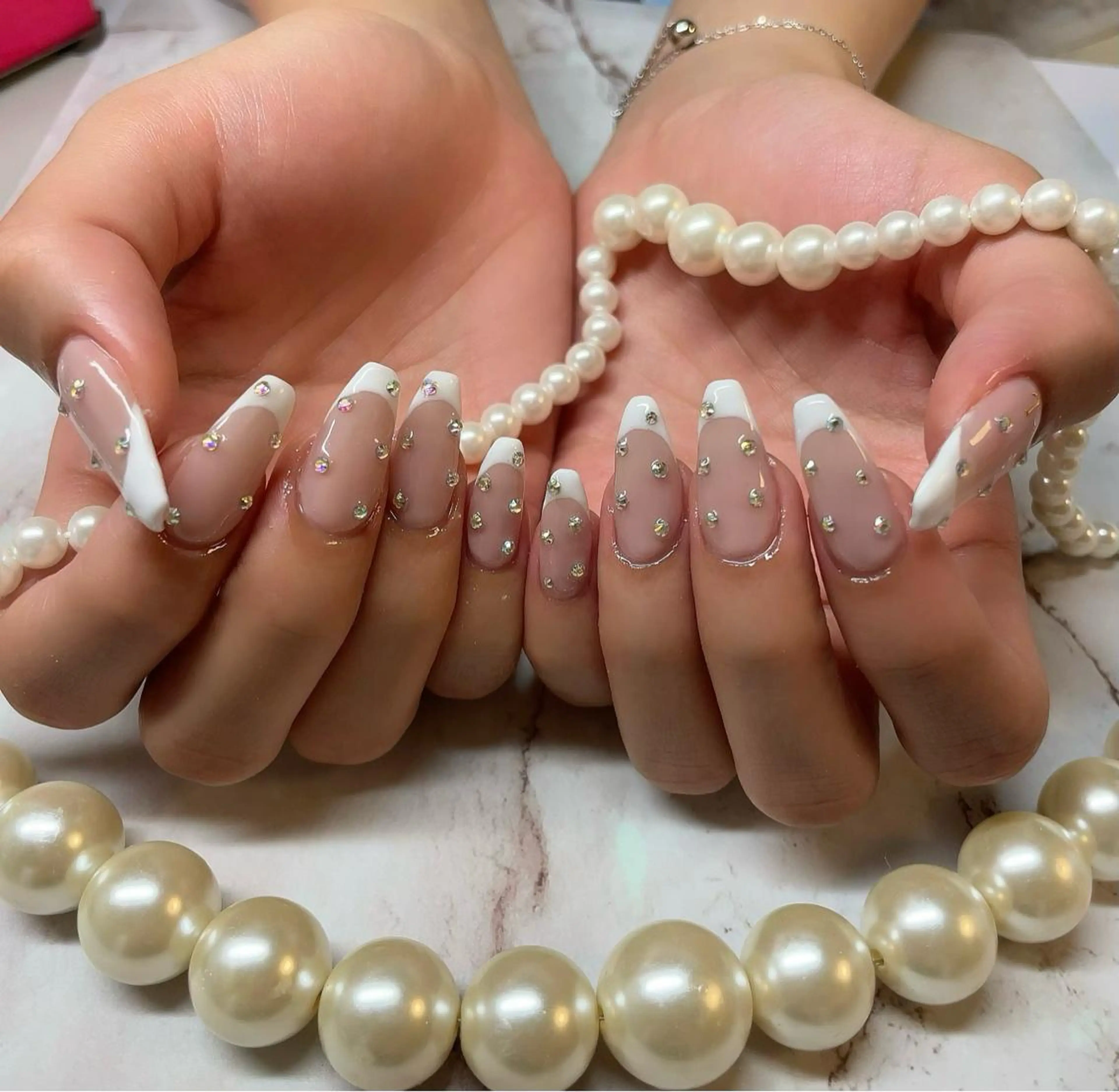 ネイル オーロラネイル フレンチネイル ロングネイル スカルプネイル ストーンネイル ハンドネイル Nail salon 🎀Angeのネイルデザイン