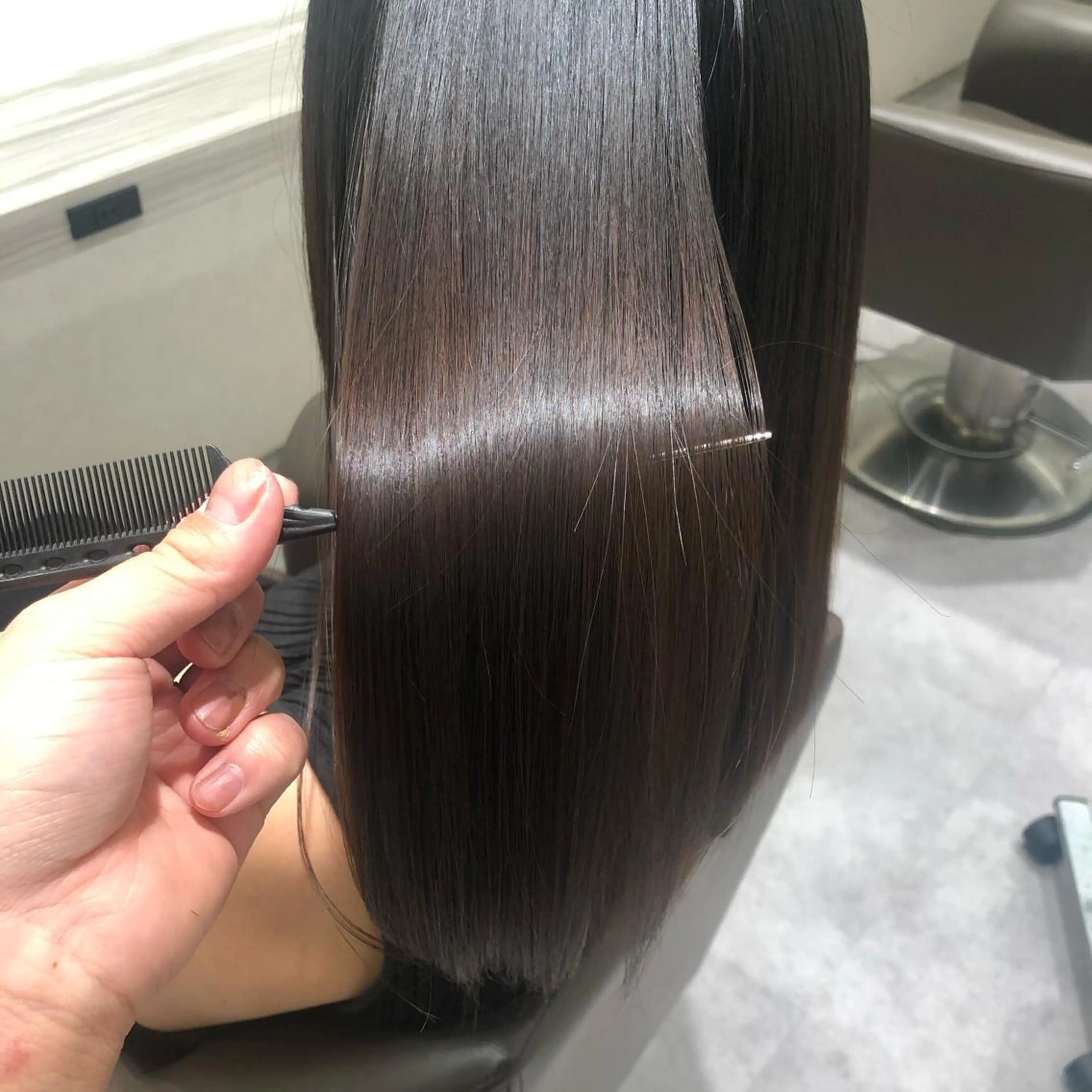 ロング ムトウセイマ/ 縮毛矯正/ブリーチのヘアスタイル