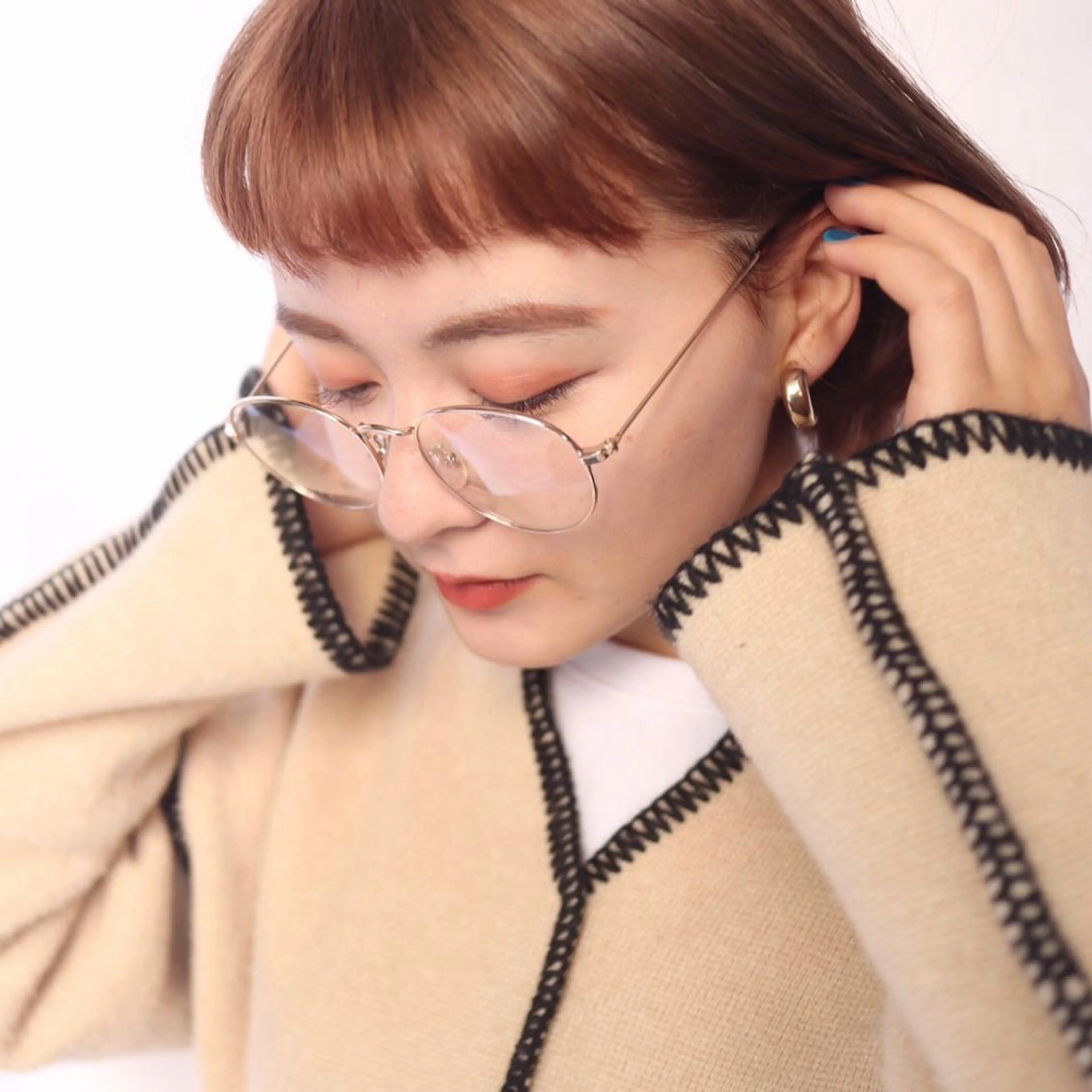 ミディアム 髙井 麻帆のヘアスタイル