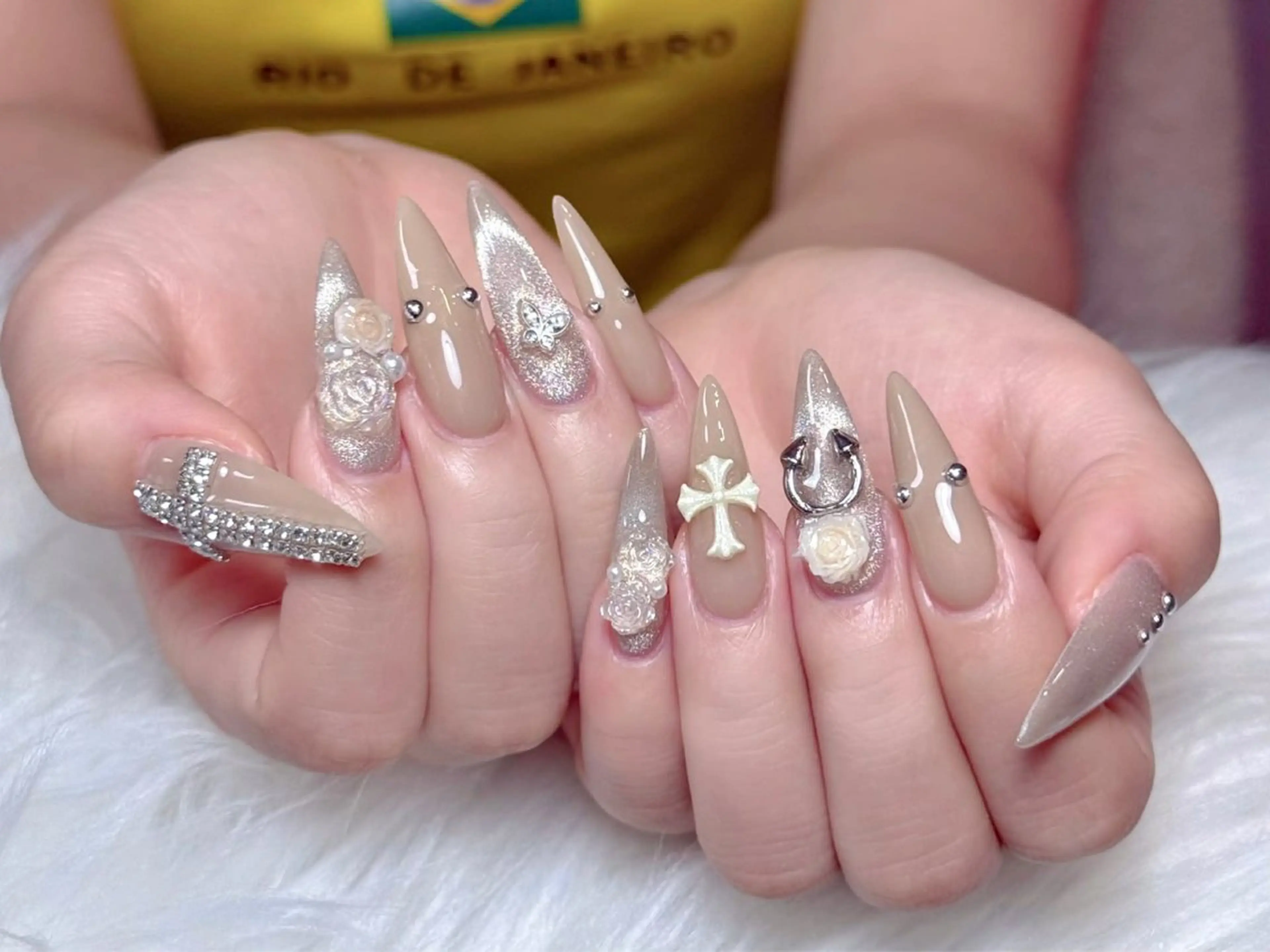 ネイル チークネイル ドット フレンチネイル グラデーション ハート ハンドネイル Julli NailStudioのネイルデザイン